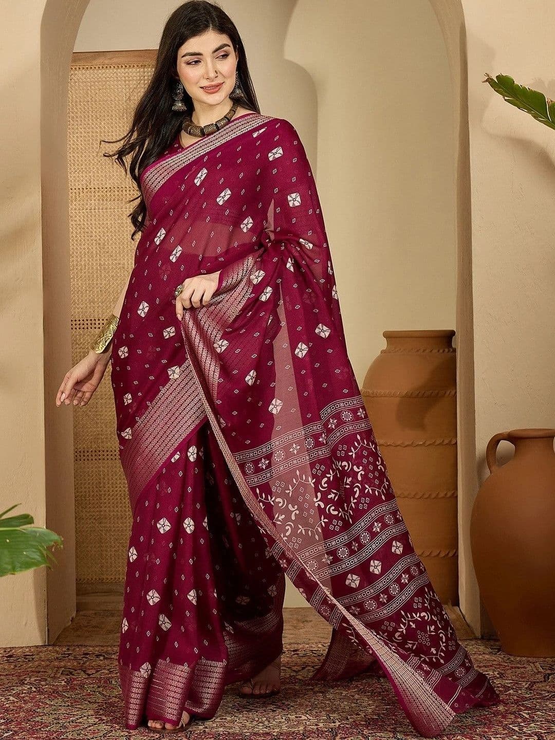 NARIVESH TRENDS Silk Blend Saree - view 1
