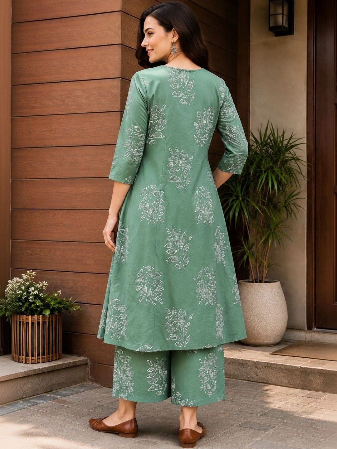 DSK STUDIO Women Floral Printed Regular Kurta with Palazzos thumbnail 3