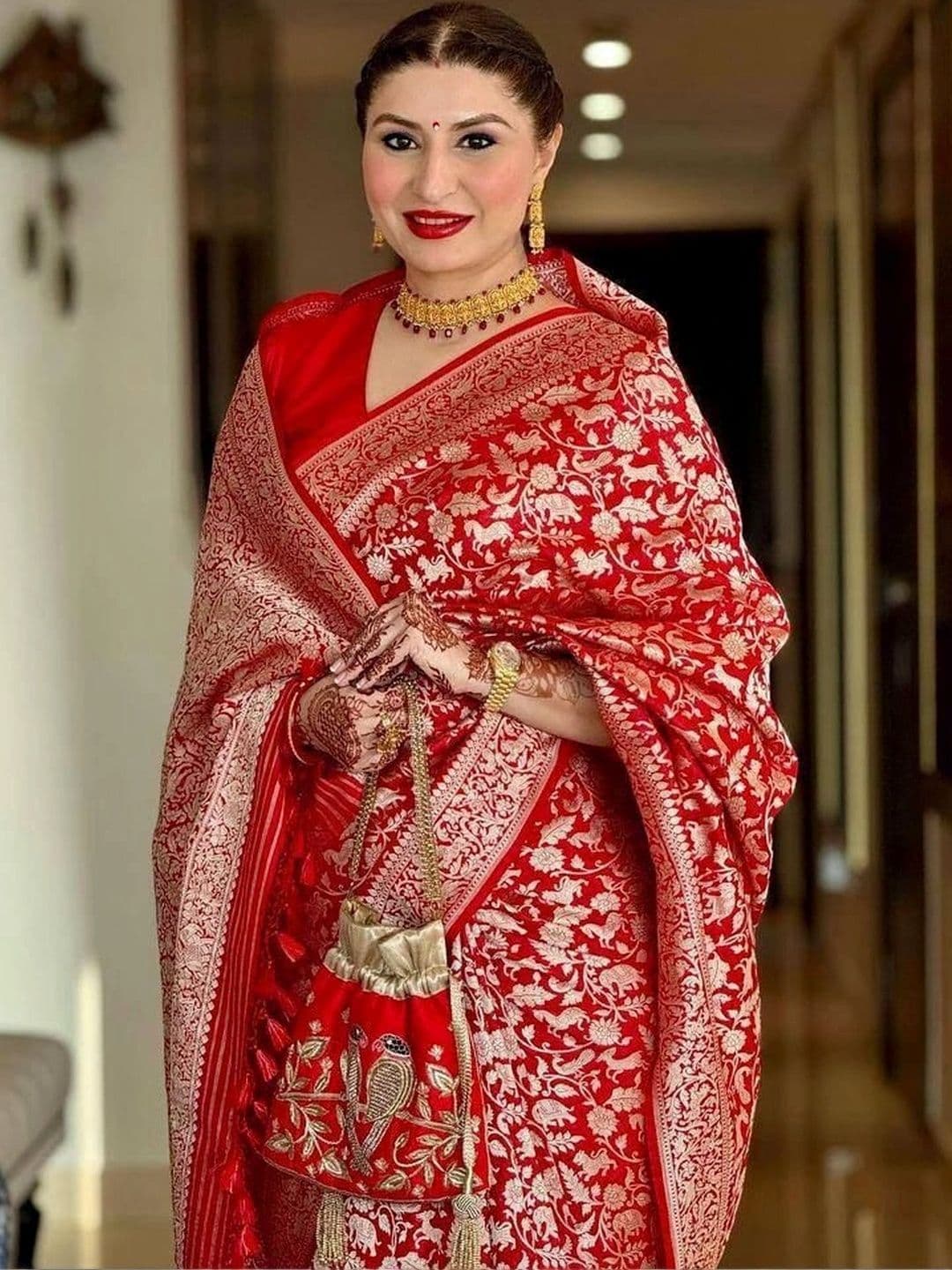 NARIVESH TRENDS Woven Design Zari Silk Cotton Saree thumbnail 2