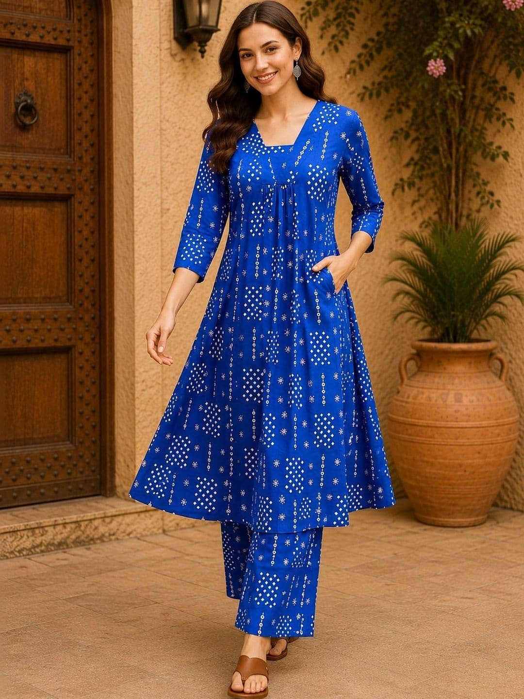 NEW ETHNIC 4 YOU Women Ethnic Motifs Printed Regular Kurta with Palazzos thumbnail 2