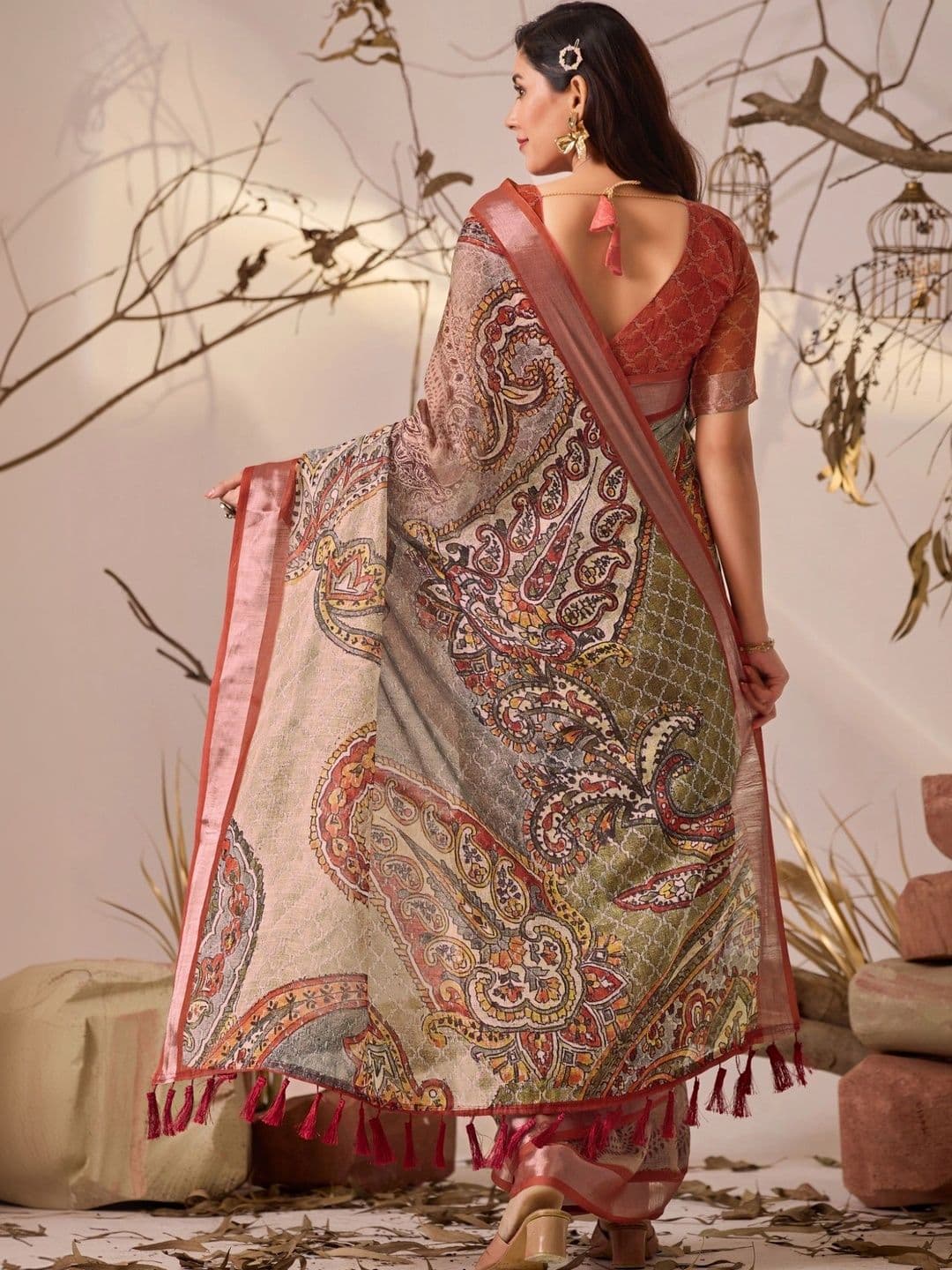 DIVASTRI Paisley Linen Blend Designer Patola Saree thumbnail 7