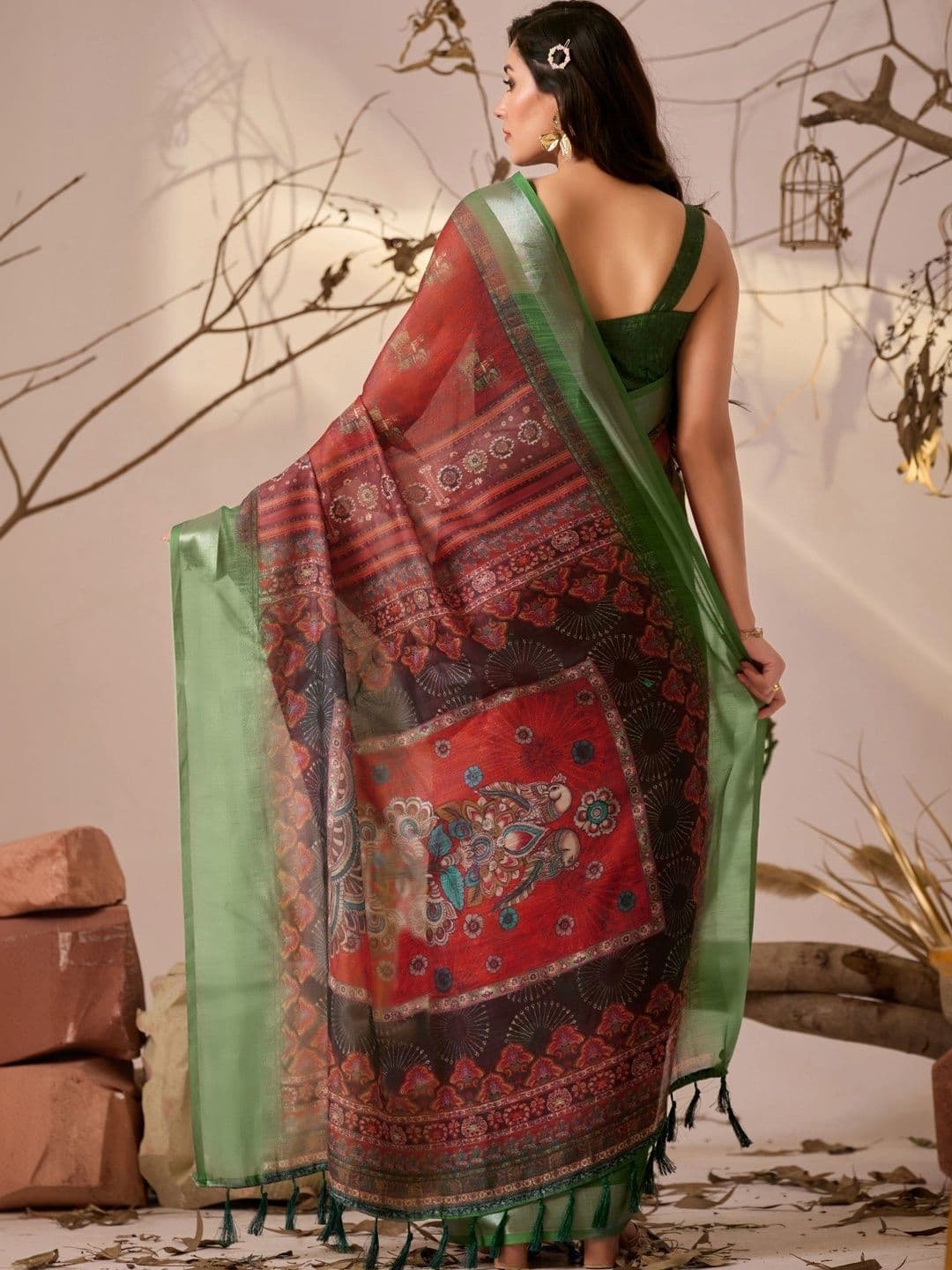 DIVASTRI Ethnic Motifs Linen Blend Designer Patola Saree thumbnail 3