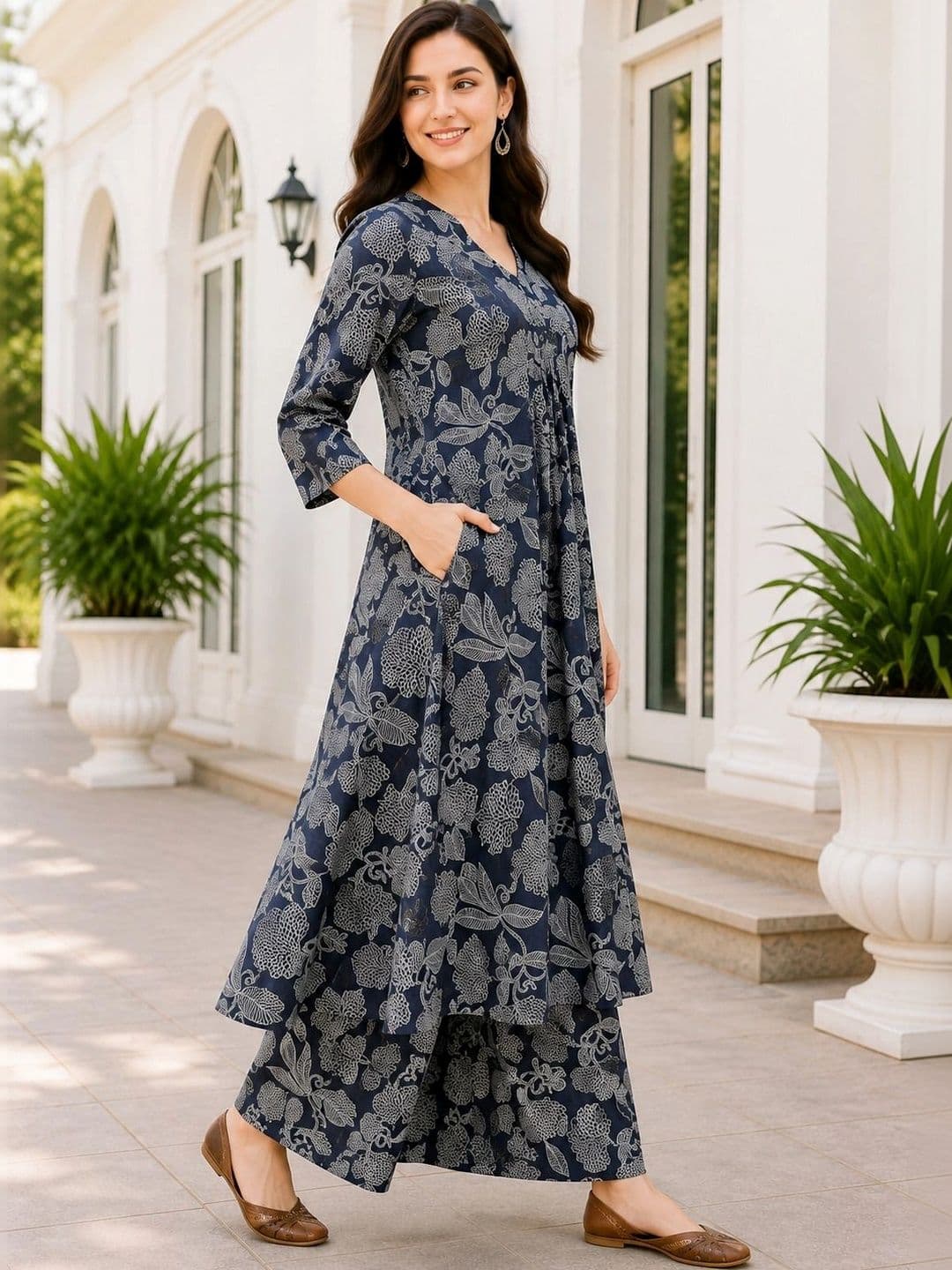 DSK STUDIO Women Floral Printed Regular Kurta with Palazzos thumbnail 2