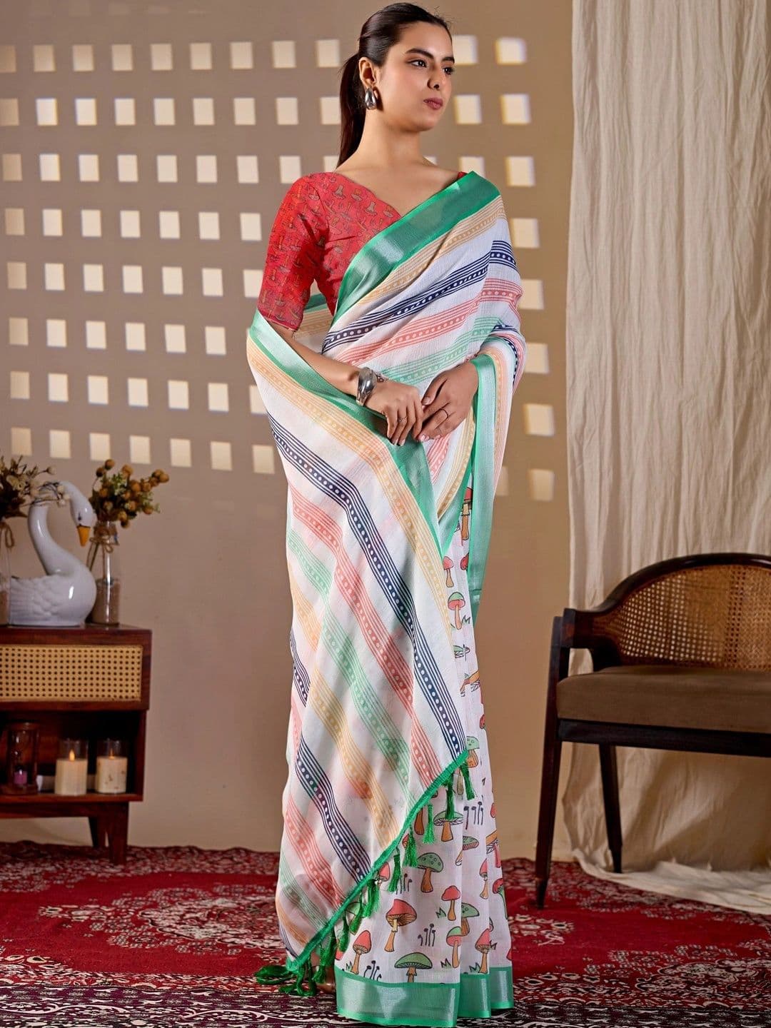 DIVASTRI Zari Linen Blend Designer Saree thumbnail 3