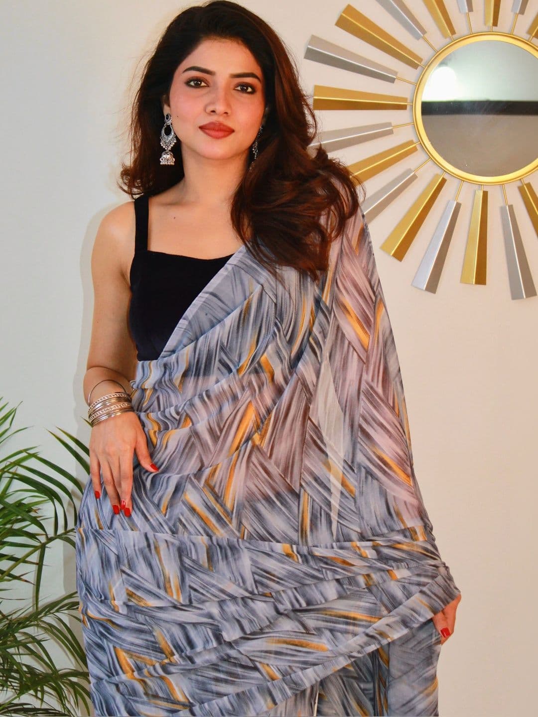 NARIVESH TRENDS Poly Georgette Saree thumbnail 3