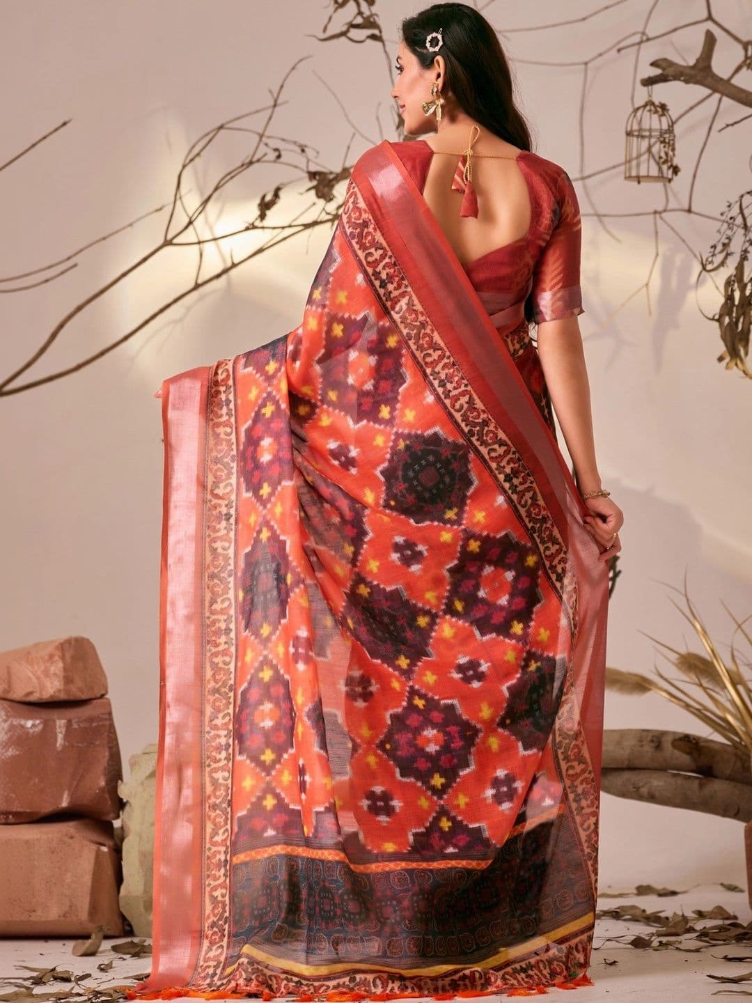 DIVASTRI Linen Blend Designer Patola Saree thumbnail 4