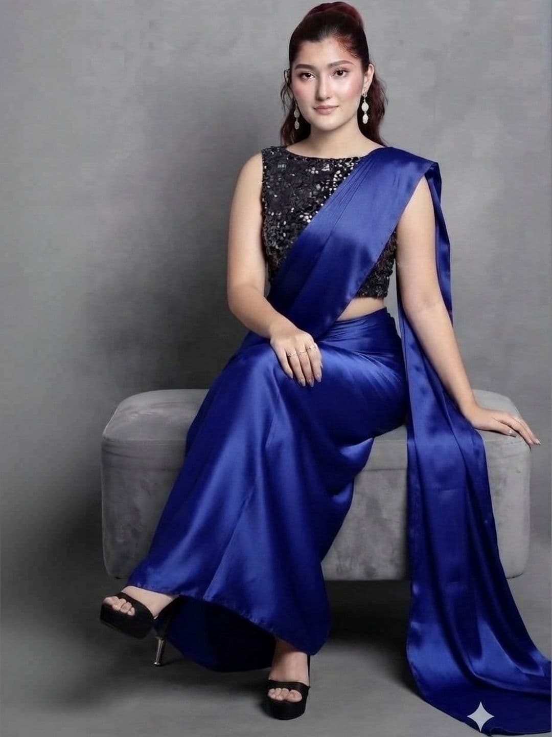 HERE&NOW Satin Saree thumbnail 2
