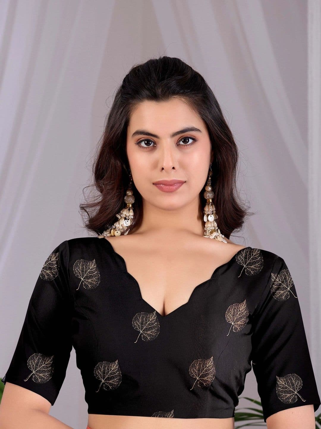 Mitera Floral Satin Designer Saree thumbnail 3