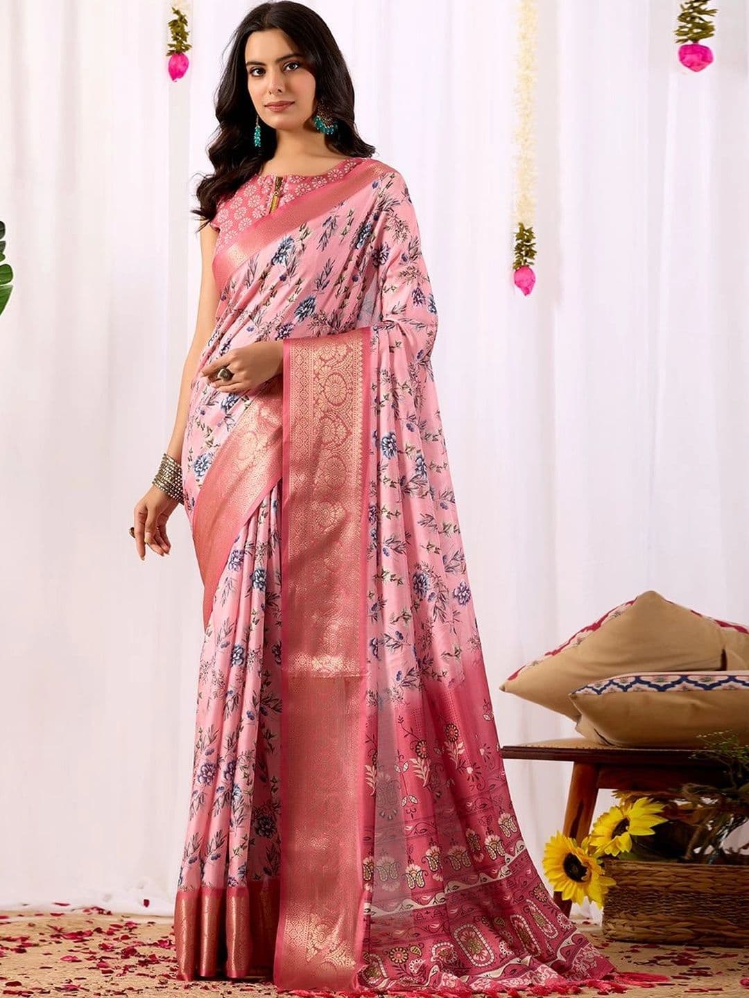DIVASTRI Floral Zari Silk Blend Designer Saree - view 1