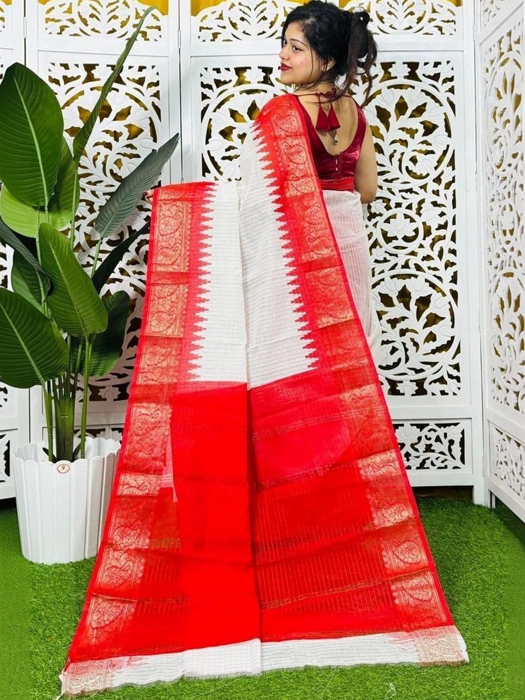 JHILUU Woven Design Pure Cotton Saree thumbnail 4