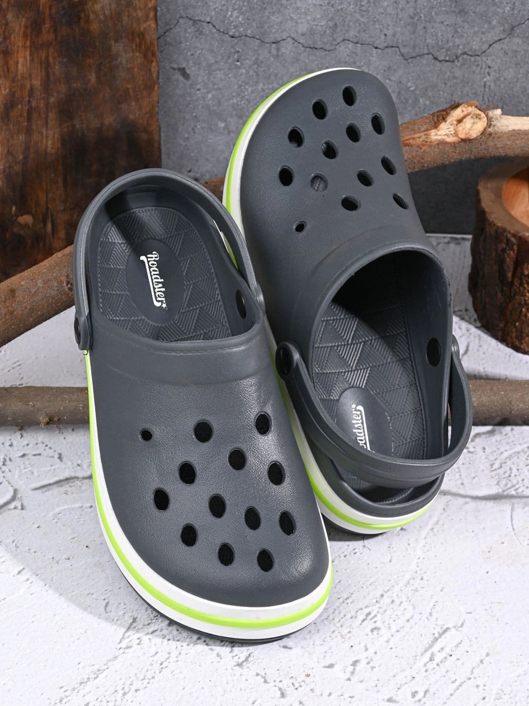 Roadster Men Colourblocked Croslite Clogs - view 1