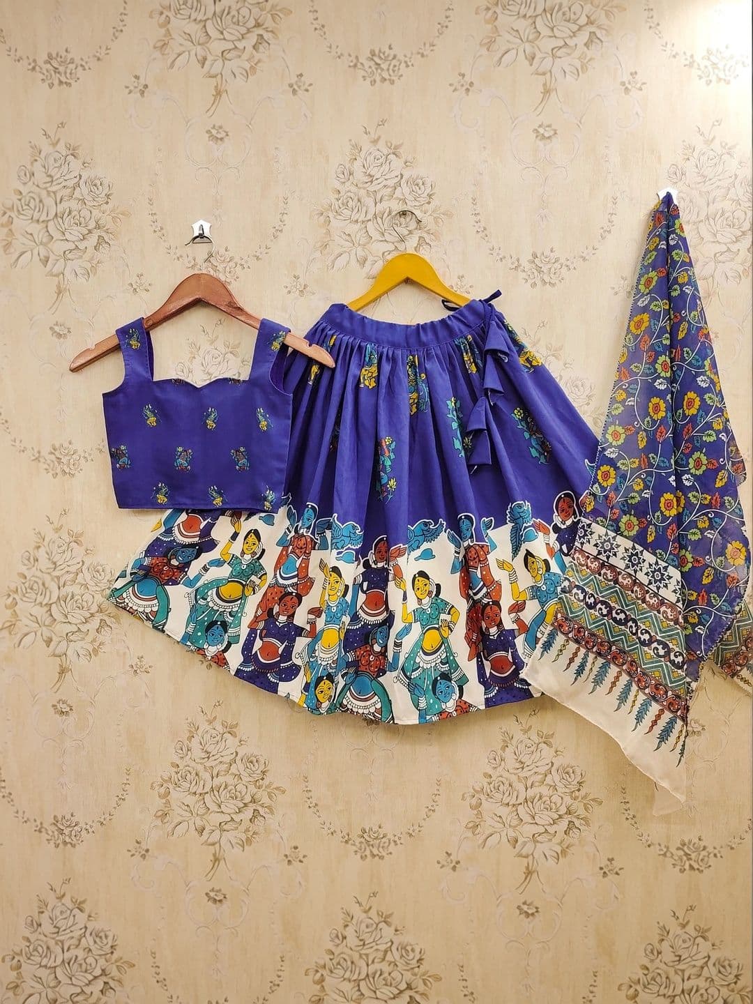 KALINI Girls Printed Ready to Wear Lehenga & Blouse With Dupatta thumbnail 5