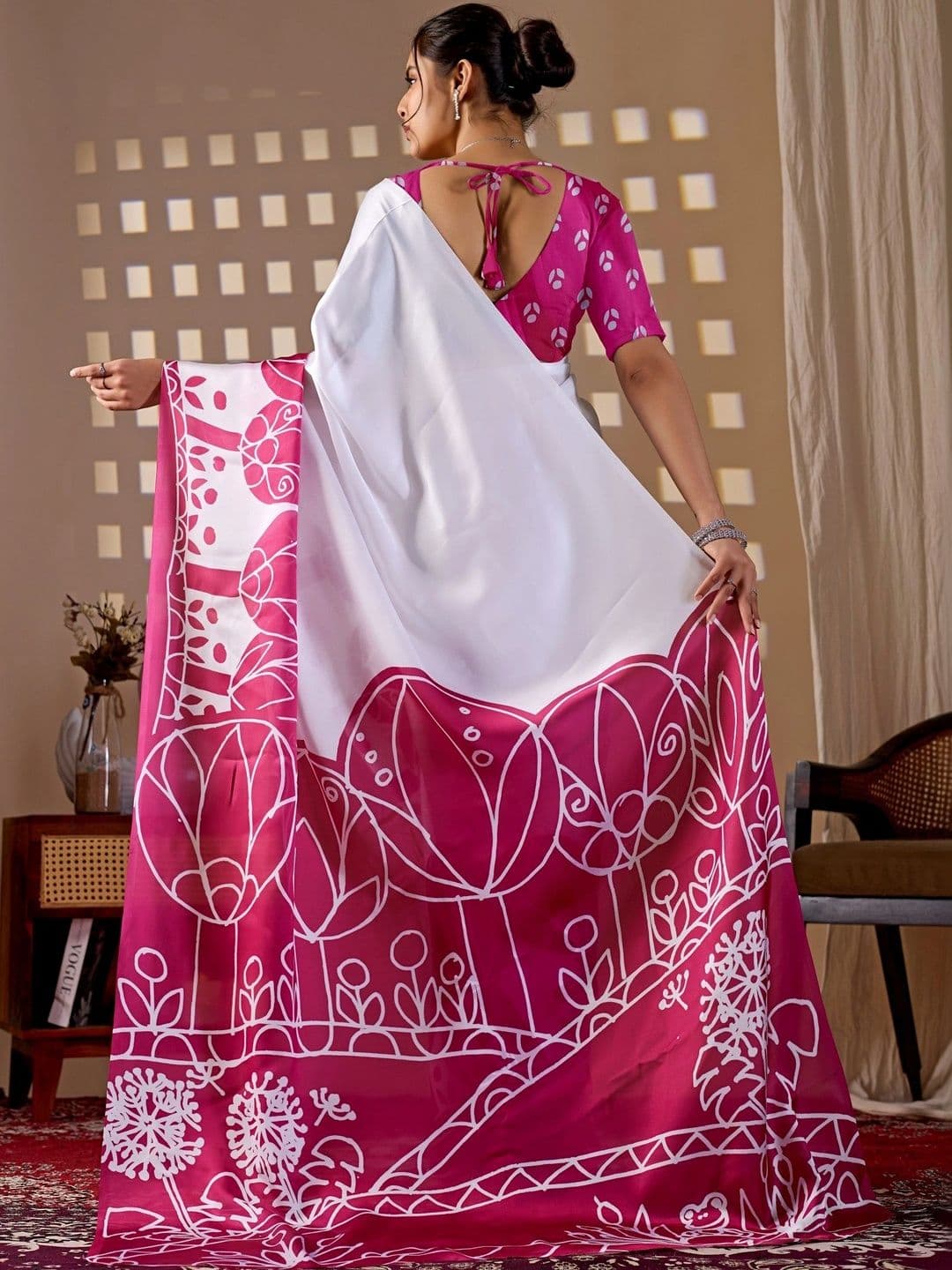 DIVASTRI Floral Satin Designer Saree thumbnail 7
