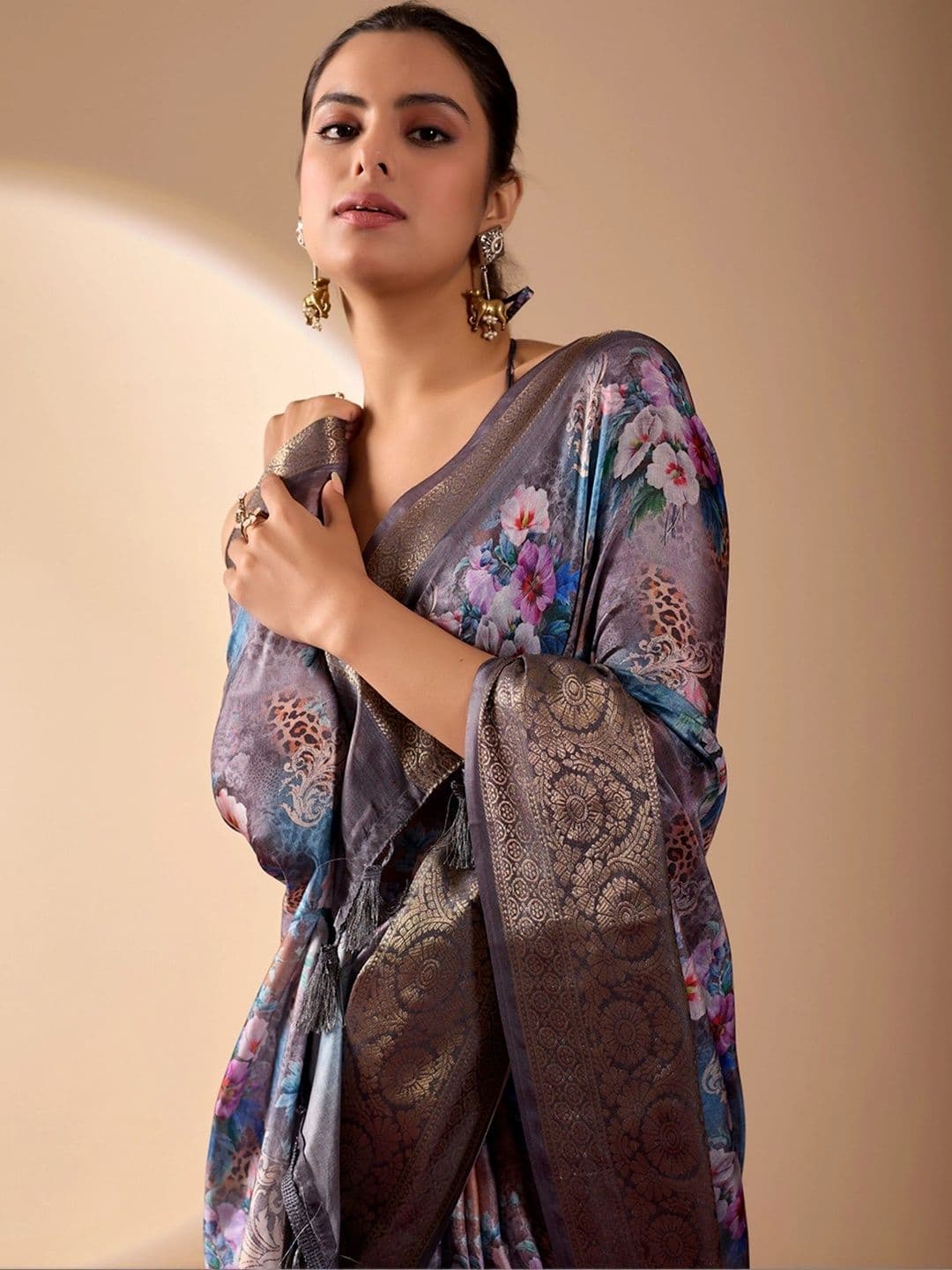 DIVASTRI Floral Zari Silk Blend Designer Saree thumbnail 6