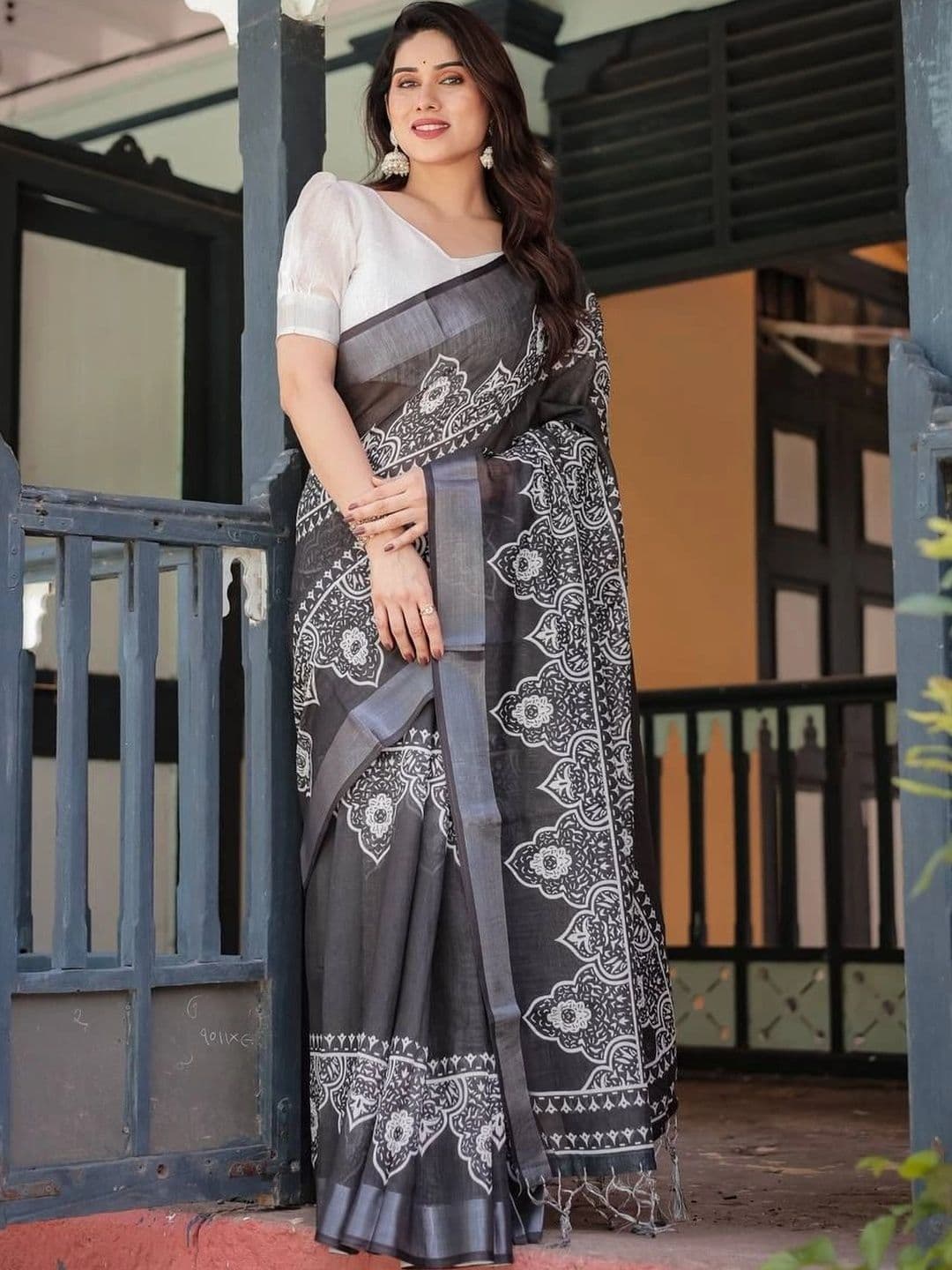 saneria silk Floral Linen Blend Bagru Saree - view 1