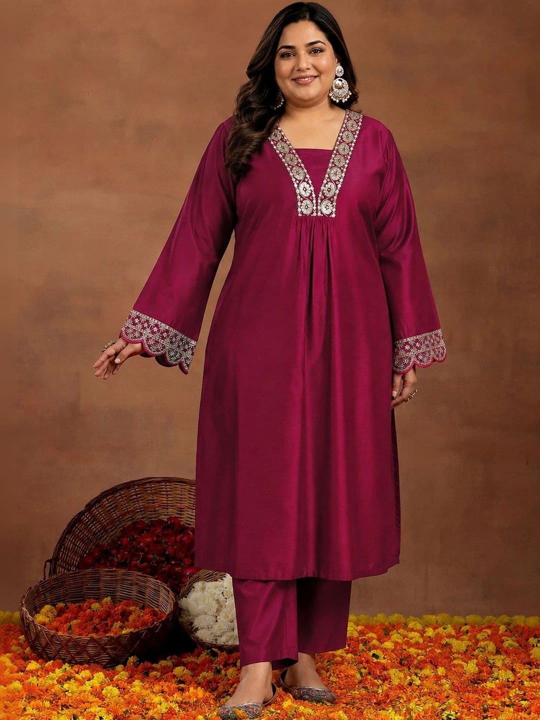 EXTRA LOVE BY LIBAS Women Ethnic Motifs Embroidered Empire Thread Work Kurta with Trousers thumbnail 4
