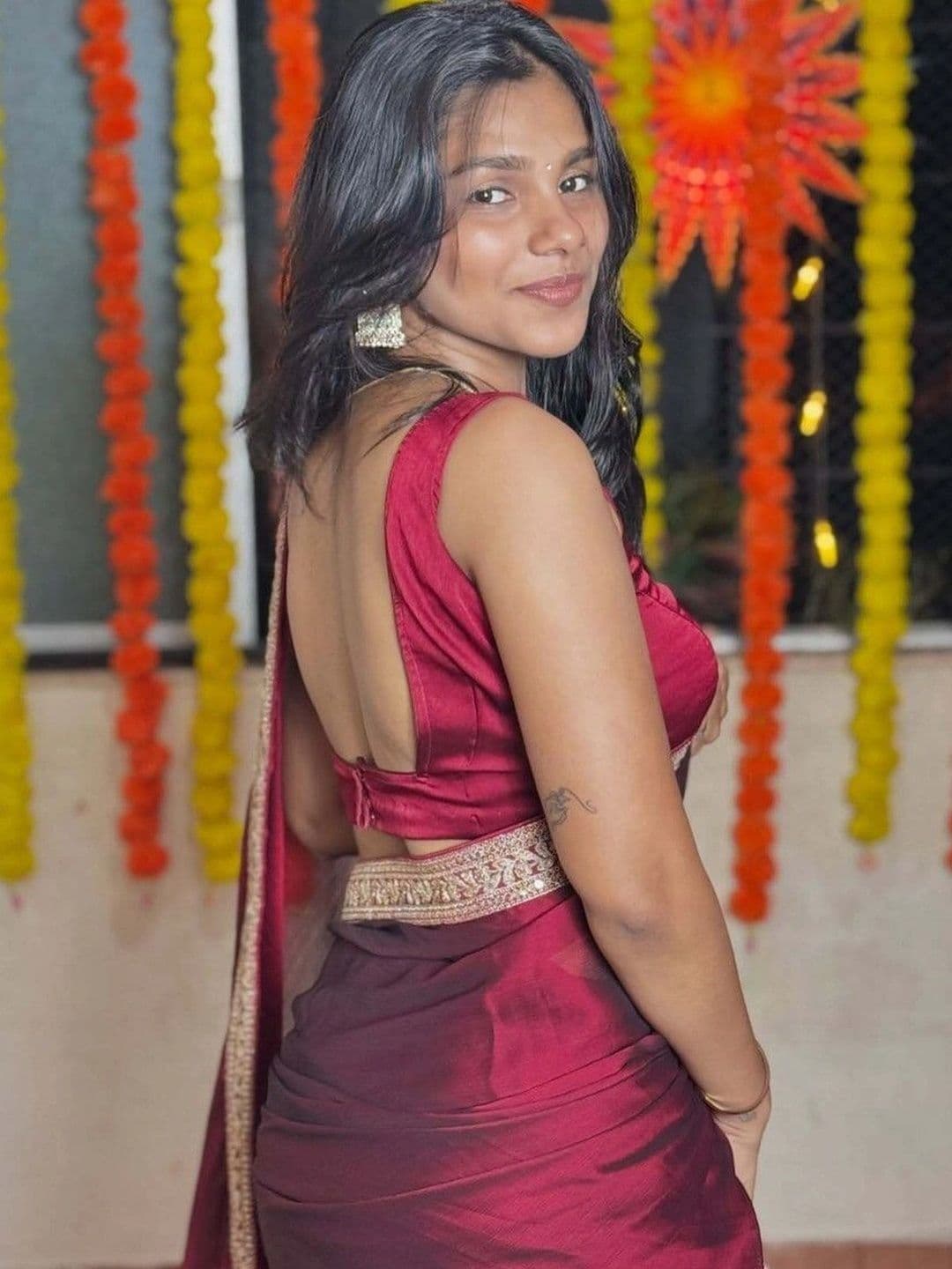 ANJAVI FASHION Embroidered Jute Silk Saree thumbnail 2