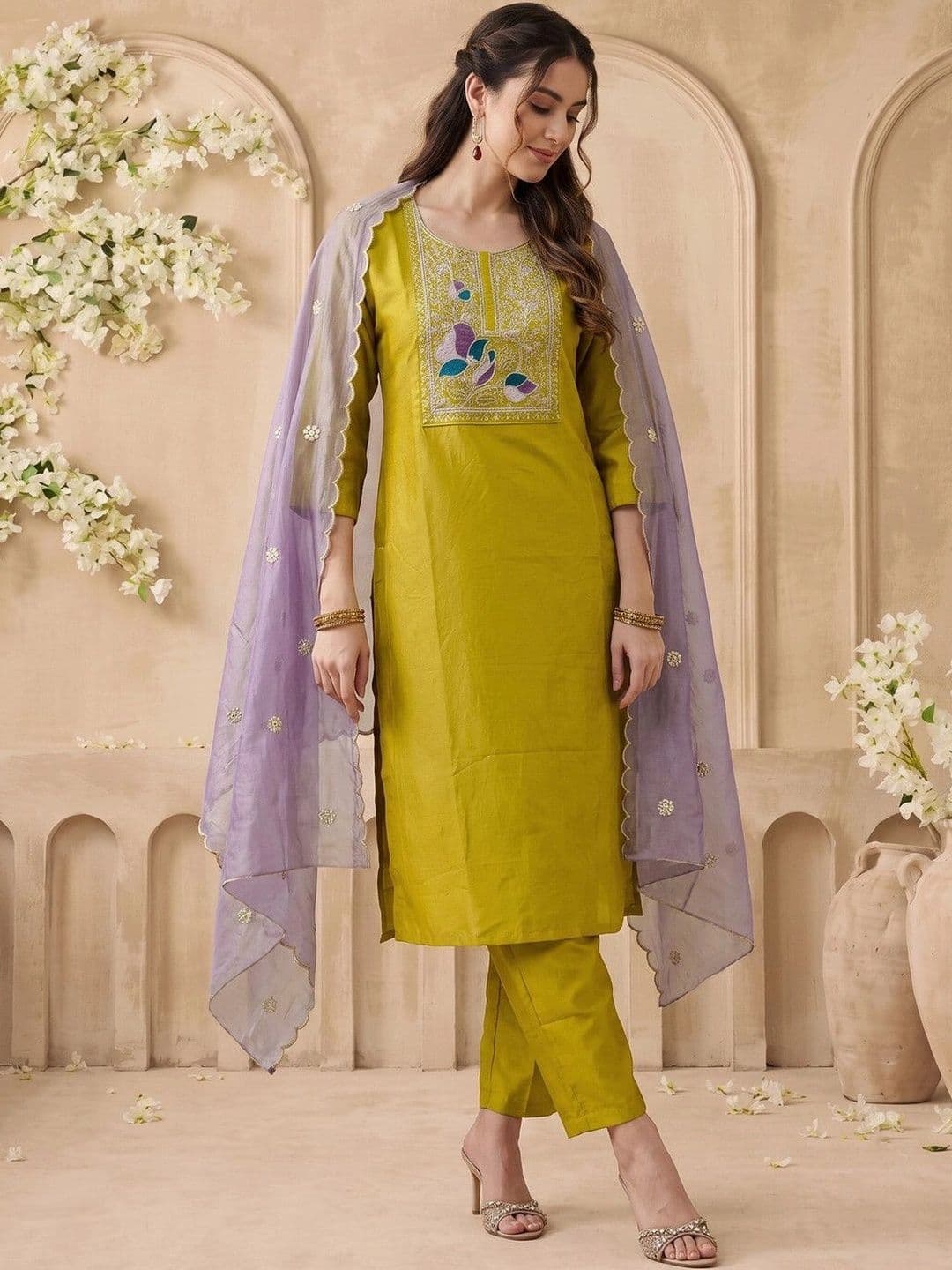 SASSIC Women Ethnic Motifs Embroidered Regular Thread Work Pure Silk Kurta with Palazzos & With Dupatta thumbnail 4