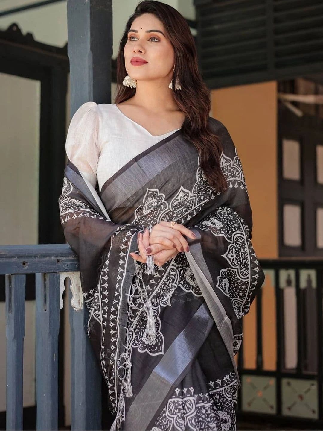 saneria silk Floral Linen Blend Bagru Saree thumbnail 5