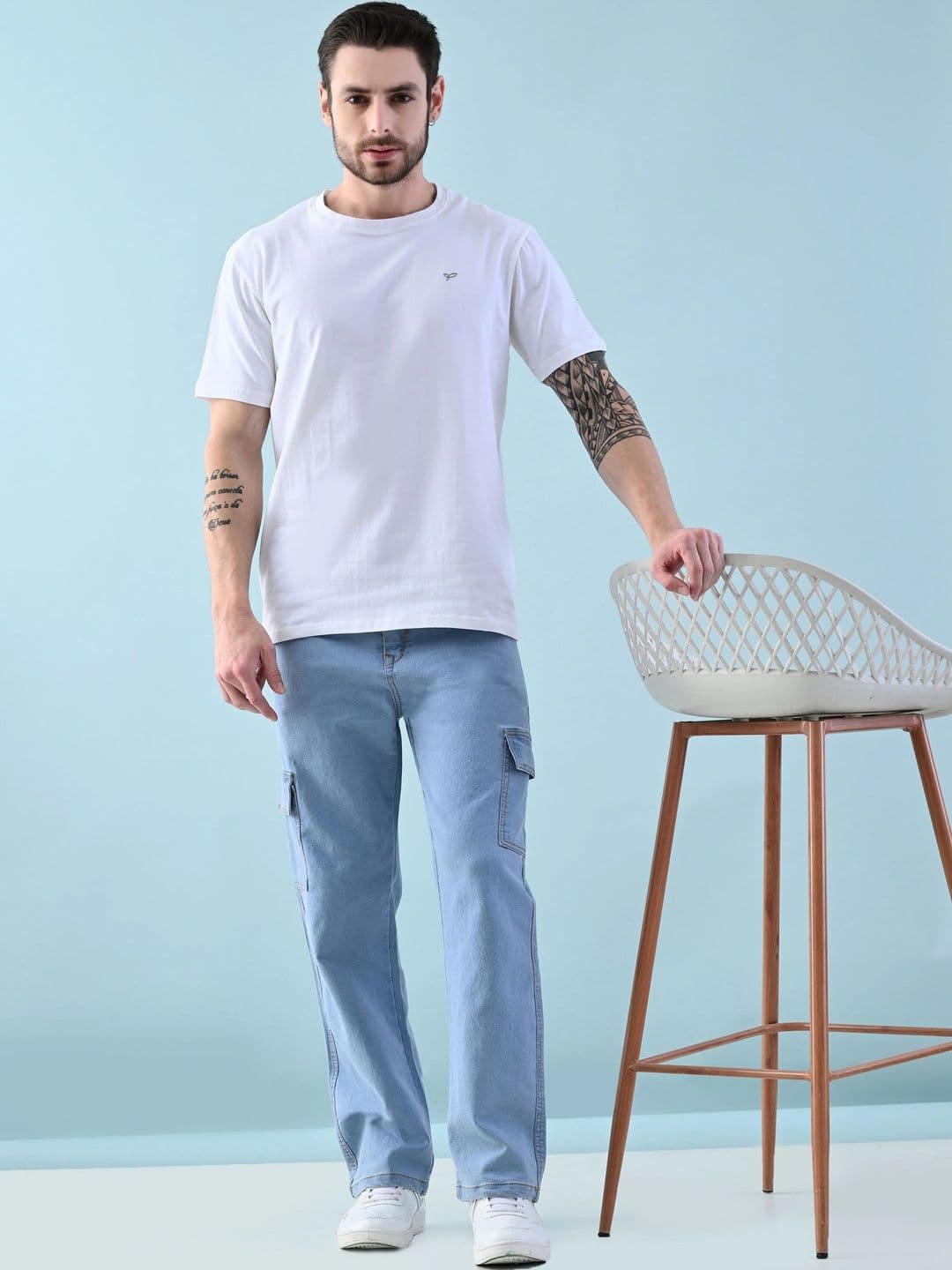 HERE&NOW Men's Light Wash Mid-Rise 6-Pocket Straight Leg Cargo Jeans thumbnail 4