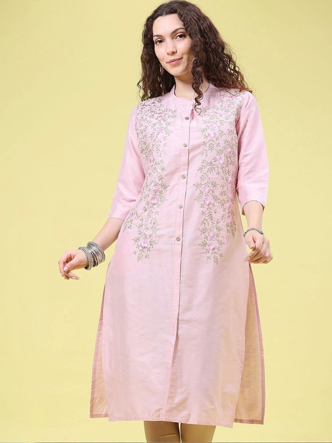 LIMEROAD Women Floral Embroidered Thread Work Floral Kurta - view 1