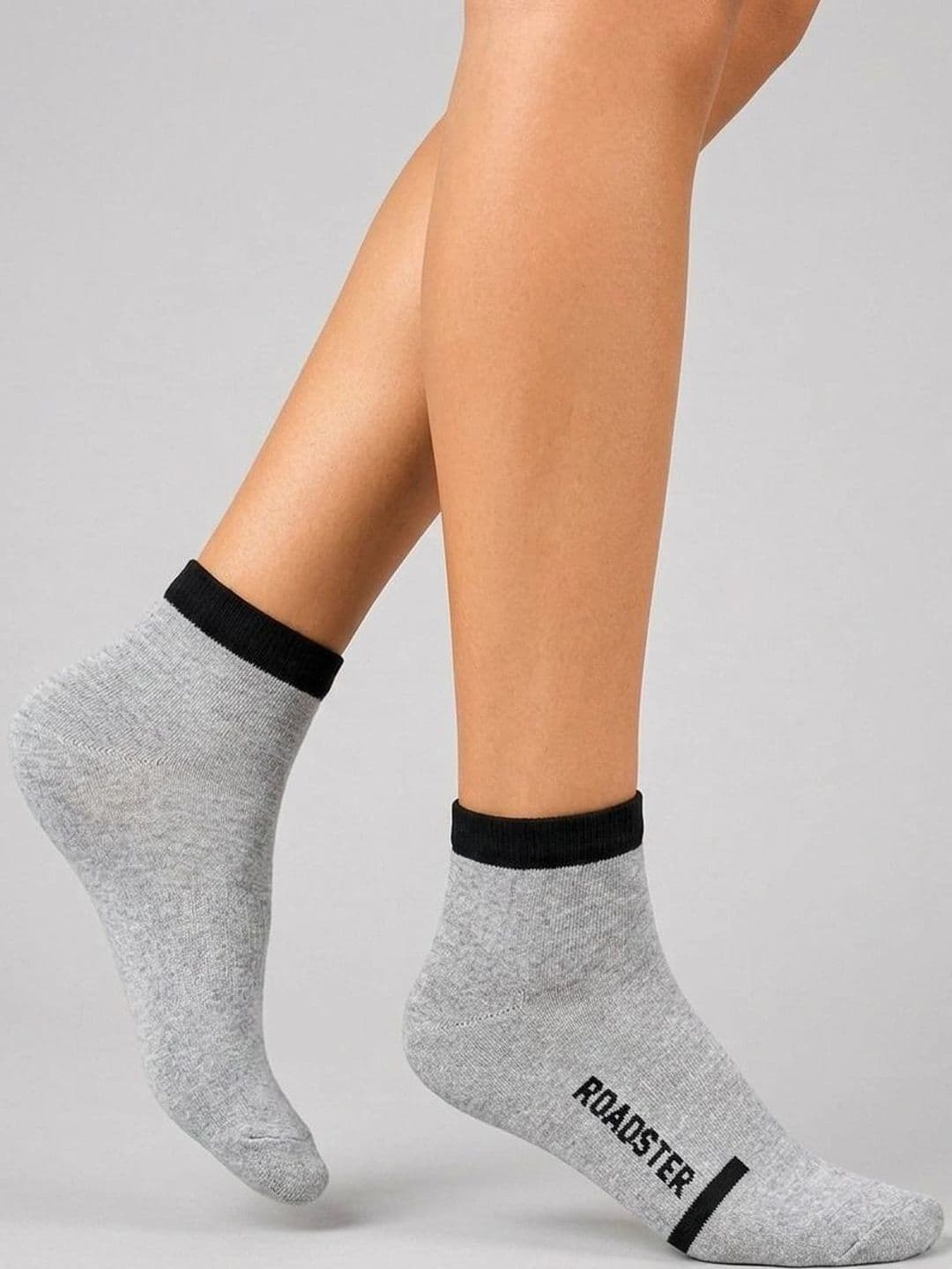 Roadster Men Pack of 5 Cotton Colourblocked Ankle Length Socks thumbnail 2