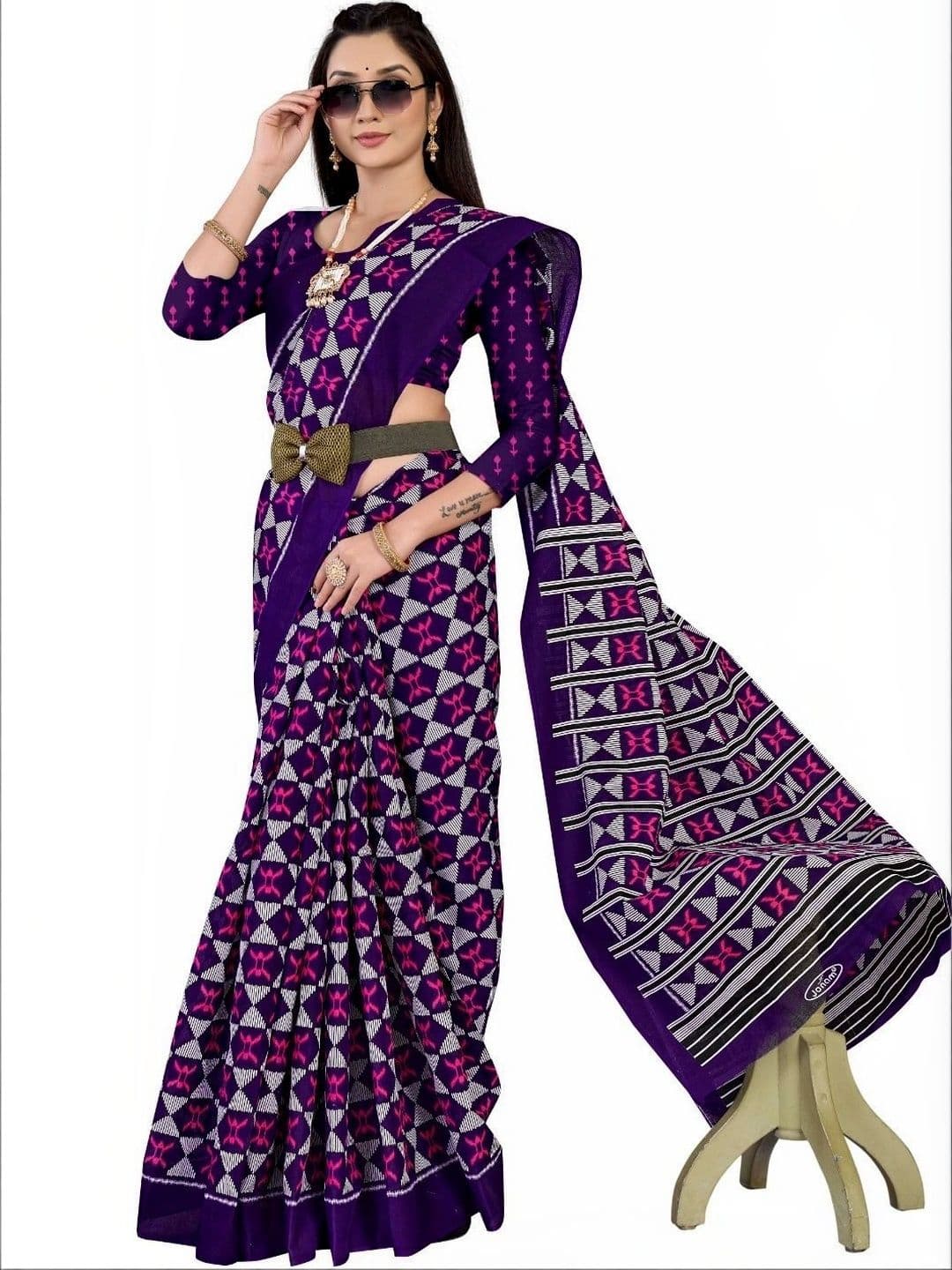 MITITA FASHION Women's Purple Geometric Printed Cotton Blend Saree with Woven Border thumbnail 2