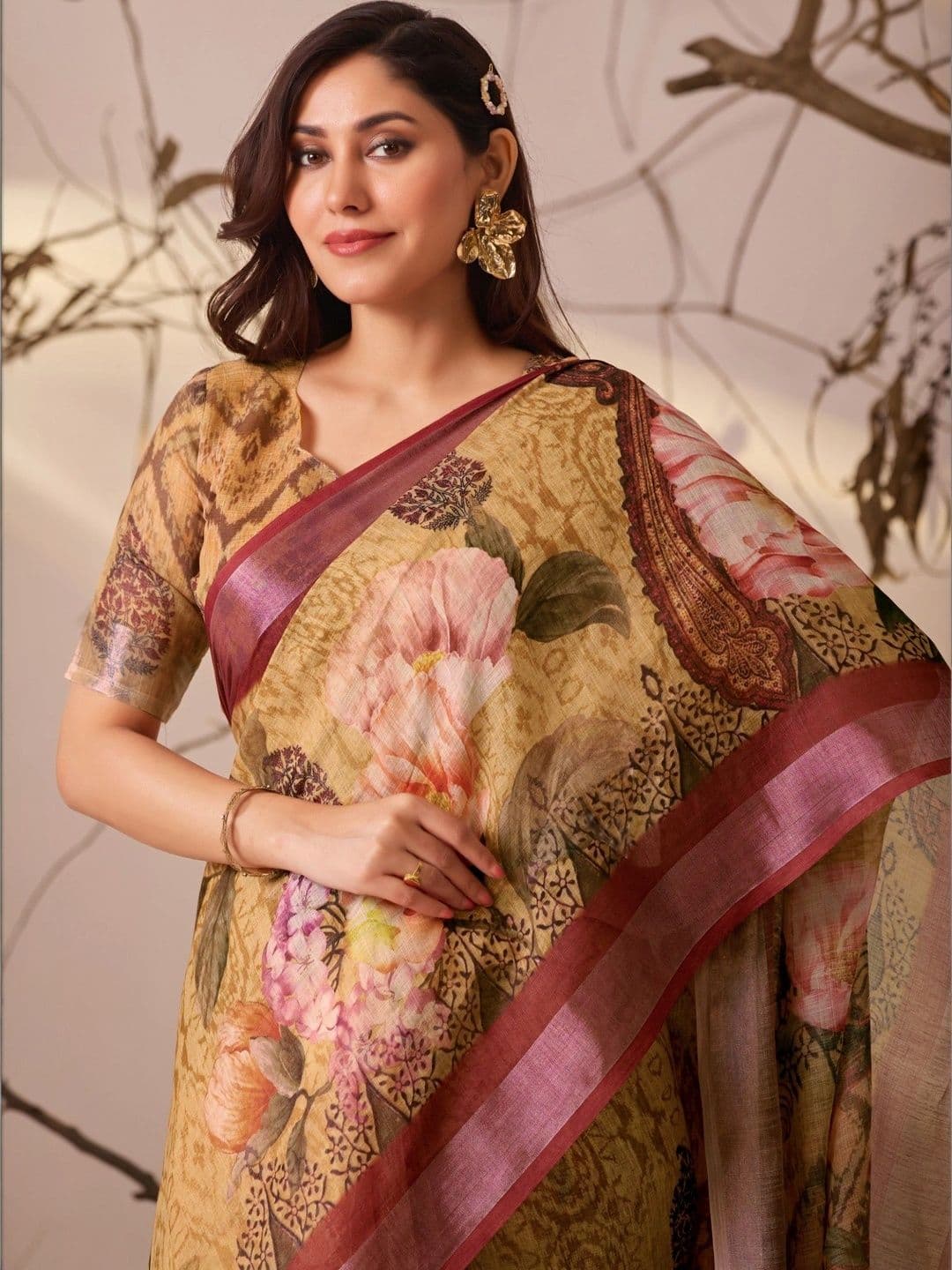 DIVASTRI Floral Linen Blend Designer Patola Saree thumbnail 6