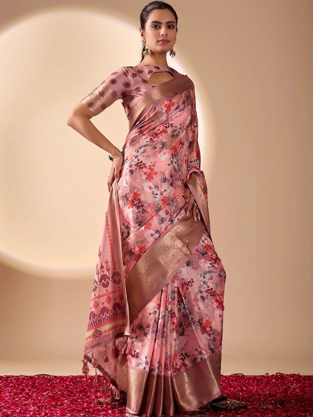 DIVASTRI Floral Zari Silk Blend Designer Saree thumbnail 3