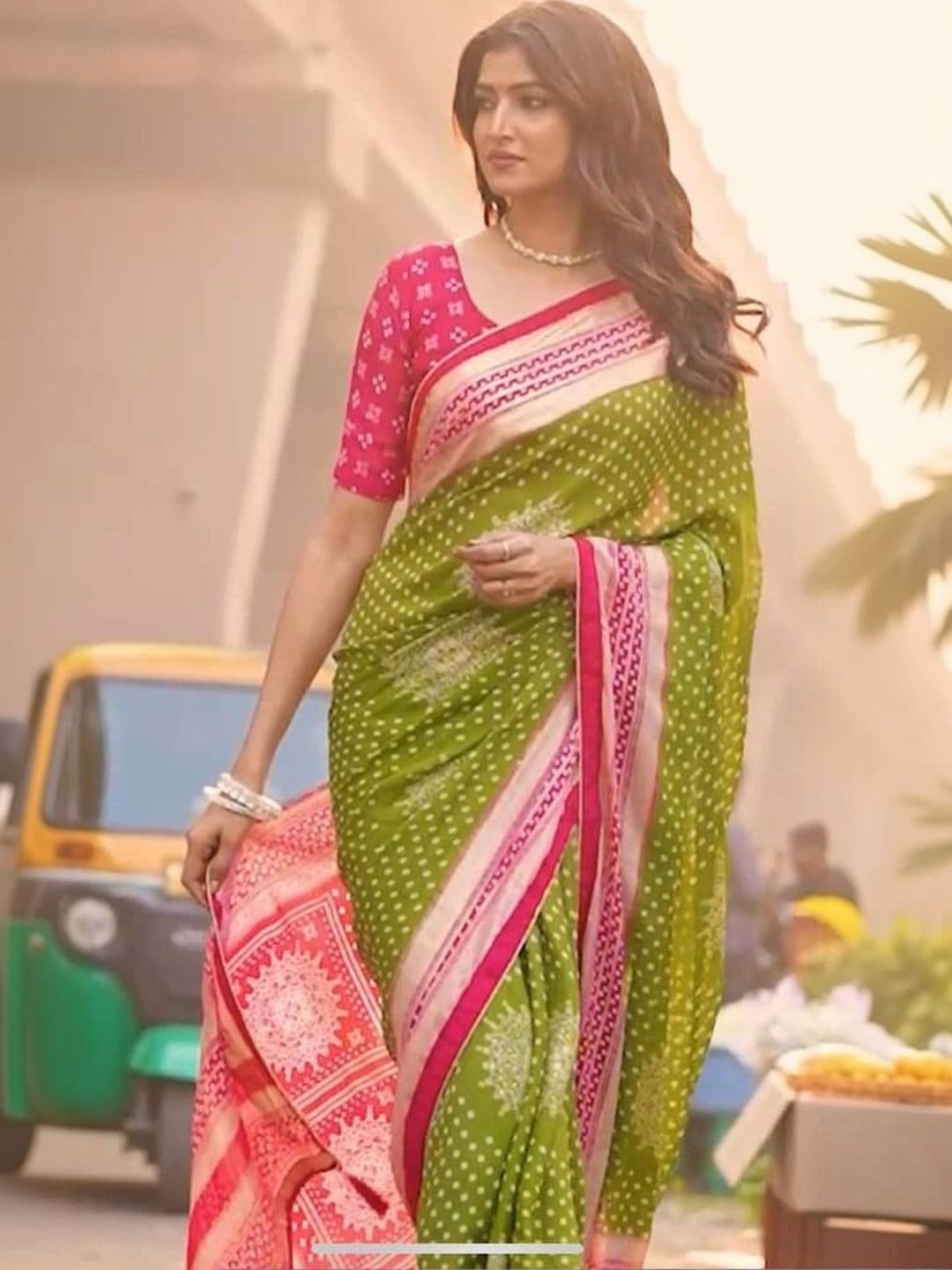 saneria silk Bandhani Pure Georgette Bandhani Saree thumbnail 6