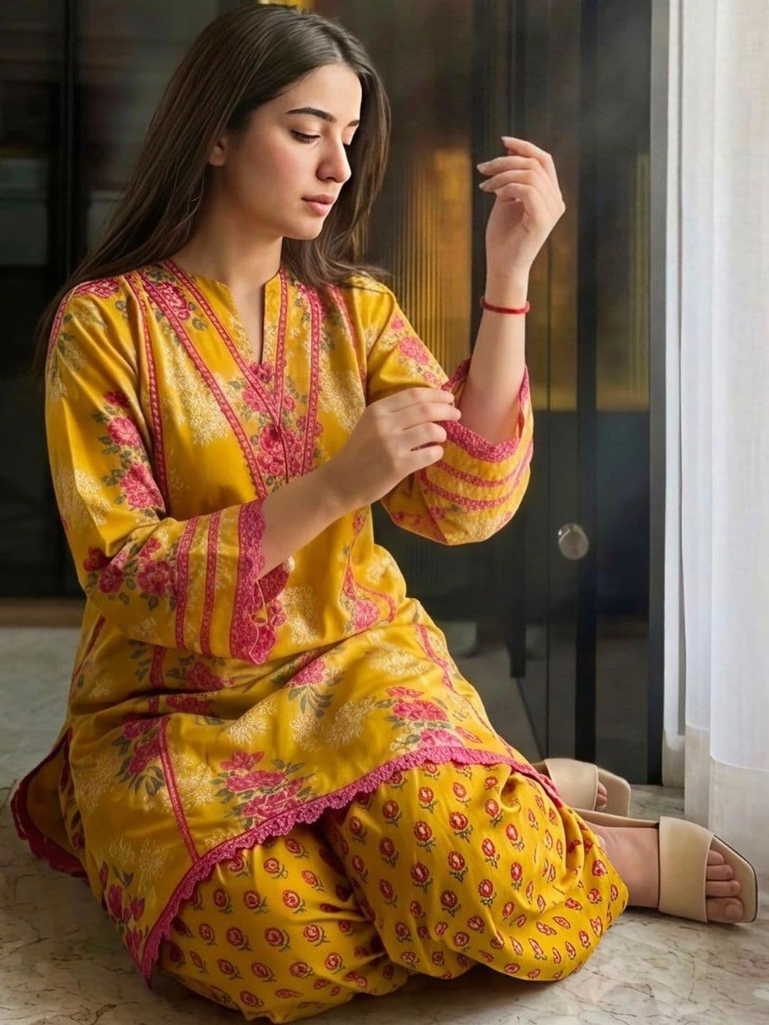Vama Heritage Women Floral Printed Regular Silk Crepe Kurti with Patiala thumbnail 5
