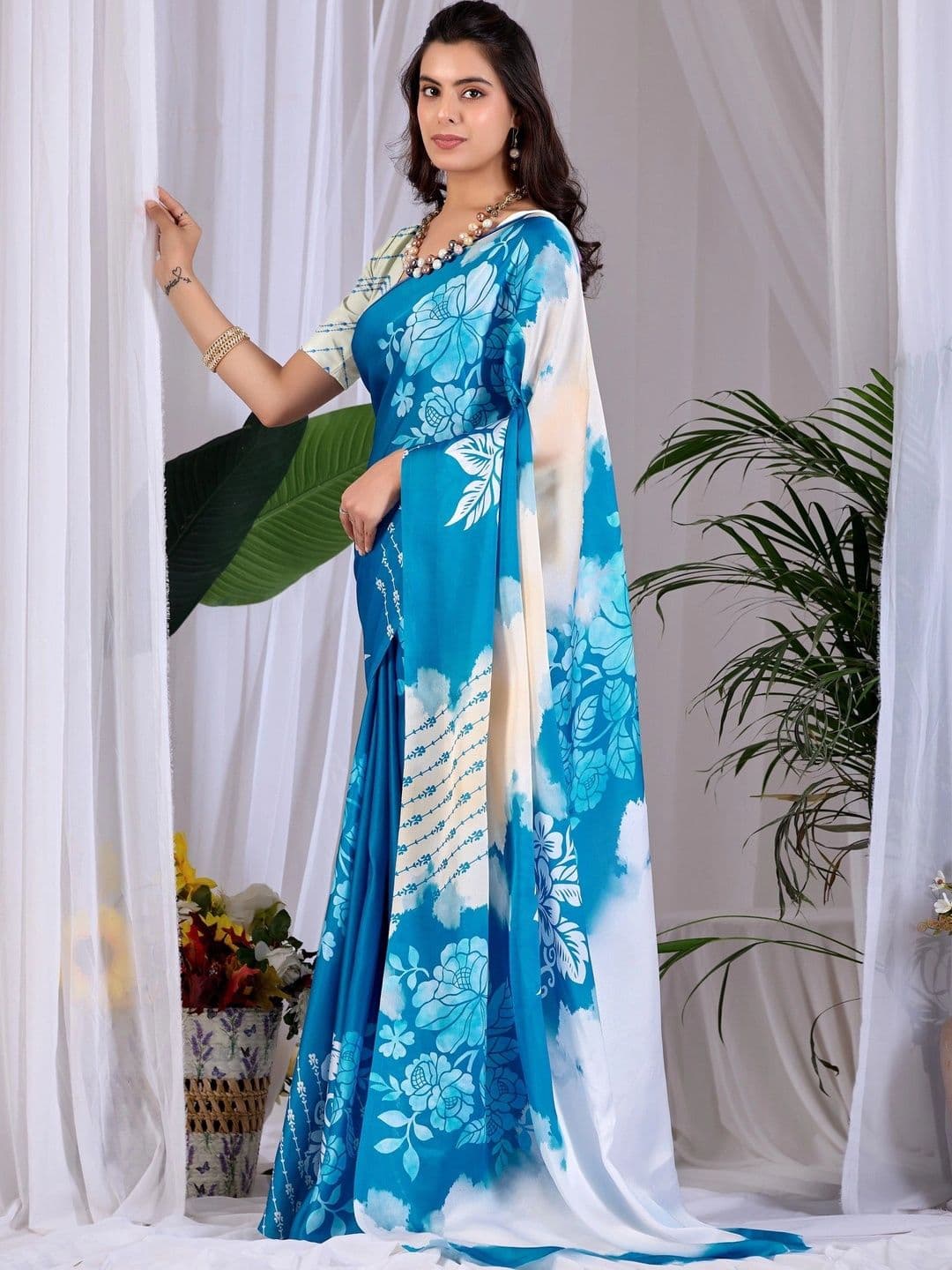 DIVASTRI Floral Satin Designer Saree thumbnail 5