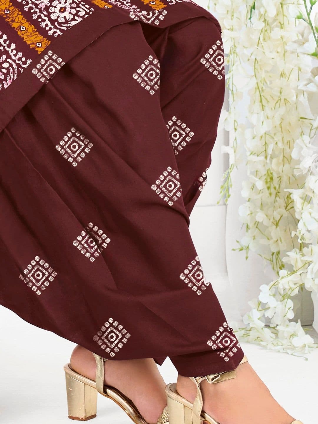 shree jeenmata collection Printed Pure Cotton Unstitched Dress Material thumbnail 5