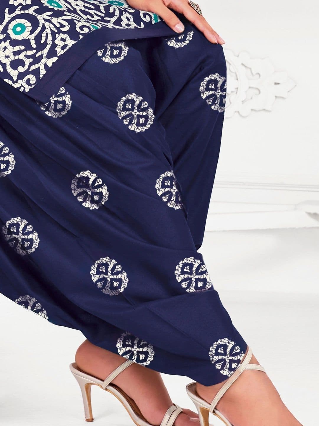 shree jeenmata collection Printed Pure Cotton Unstitched Dress Material thumbnail 2