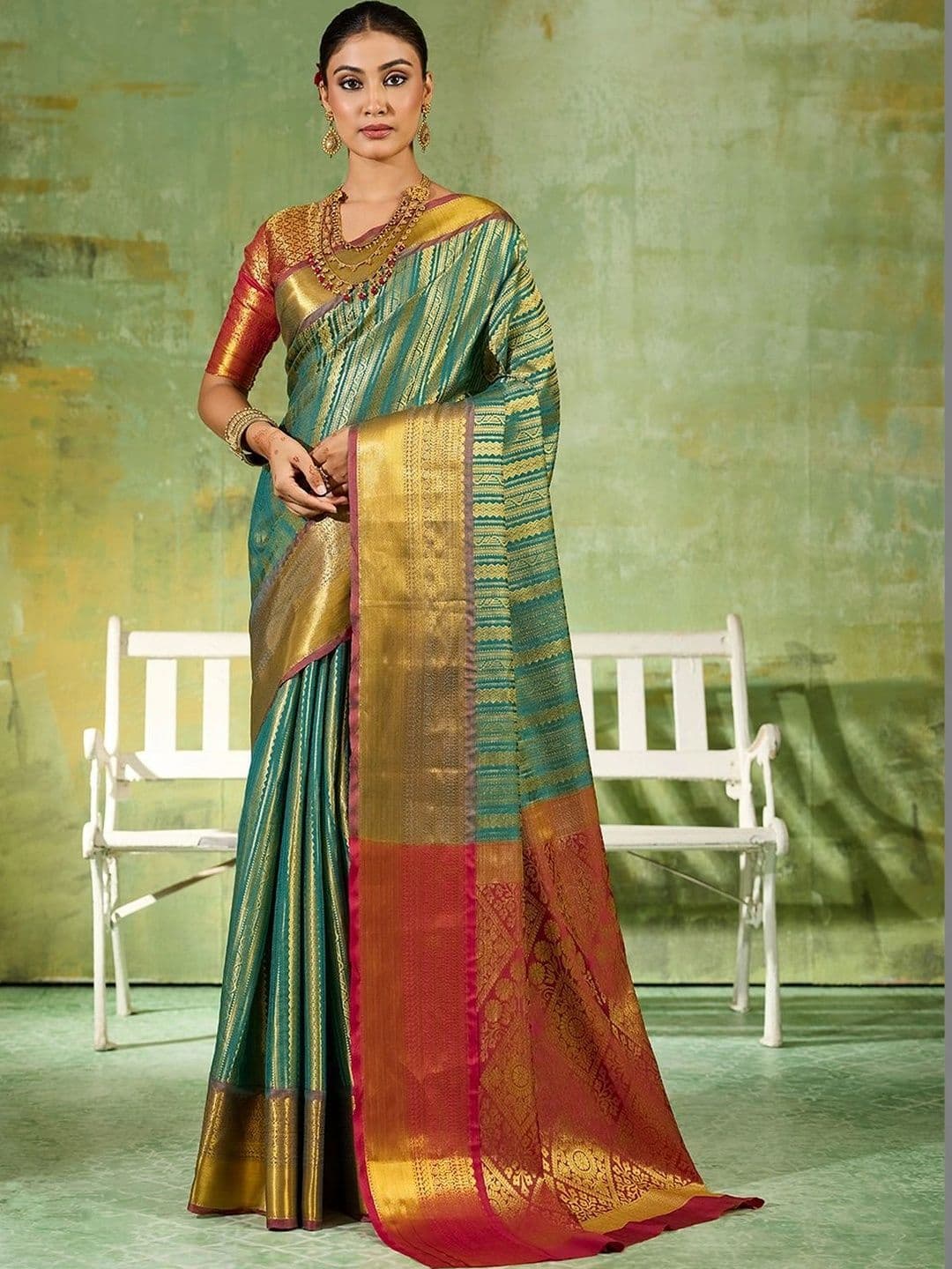 Sutriti Woven Design Zari Silk Blend Kanjeevaram Saree - view 1