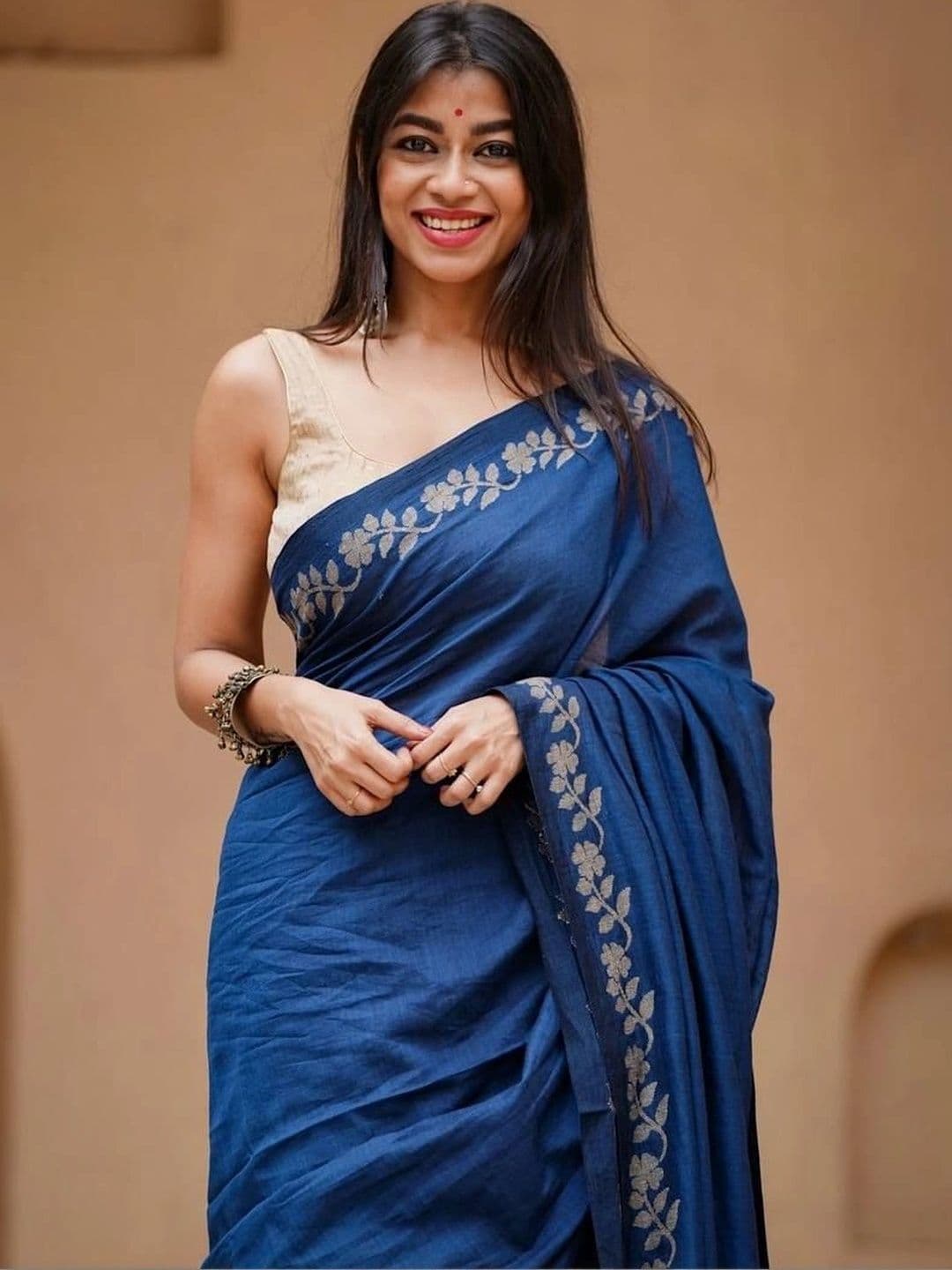 saneria silk Floral Linen Blend Bagru Saree - view 1