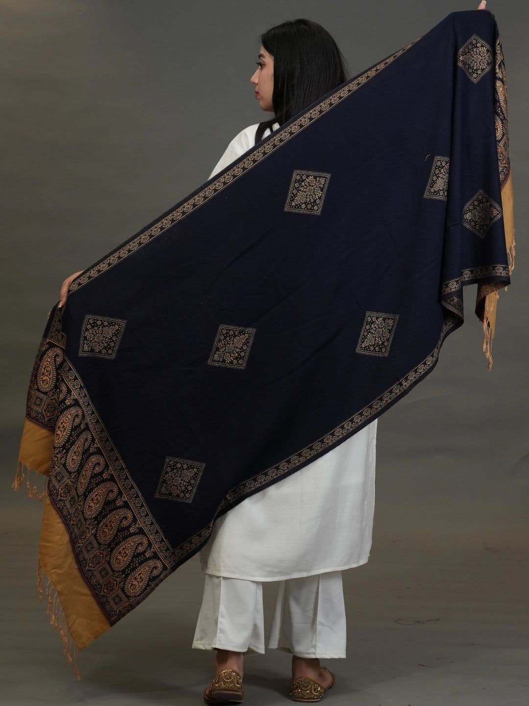 S.T. Women Paisley Woven Design Acrylic Shawl thumbnail 3