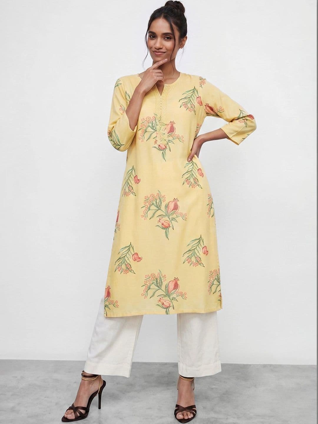 Melange by Lifestyle Women Floral Printed Thread Work Floral Kurta - view 1