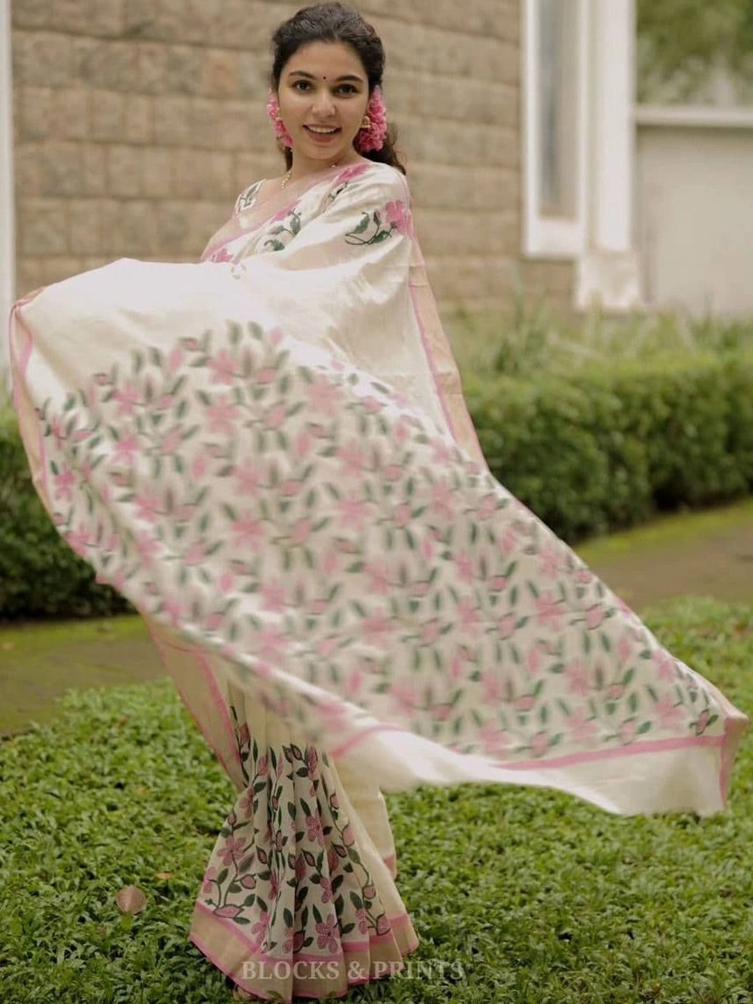 saneria silk Floral Linen Blend Sambalpuri Saree thumbnail 3