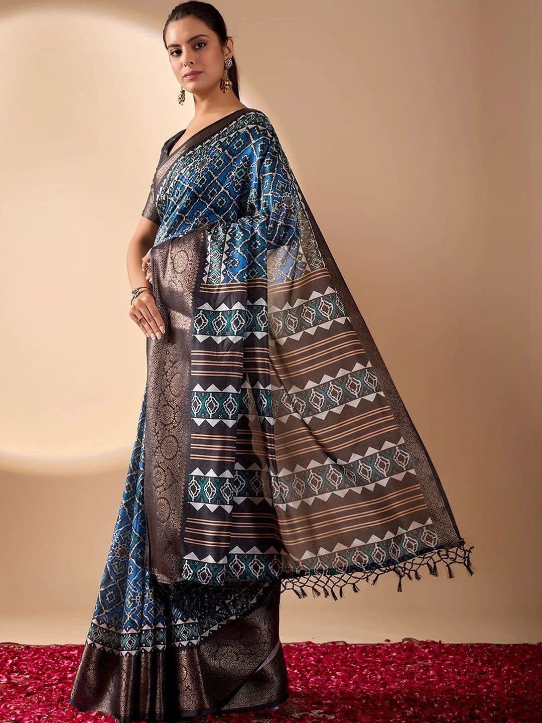 Mitera Zari Silk Blend Designer Saree thumbnail 7