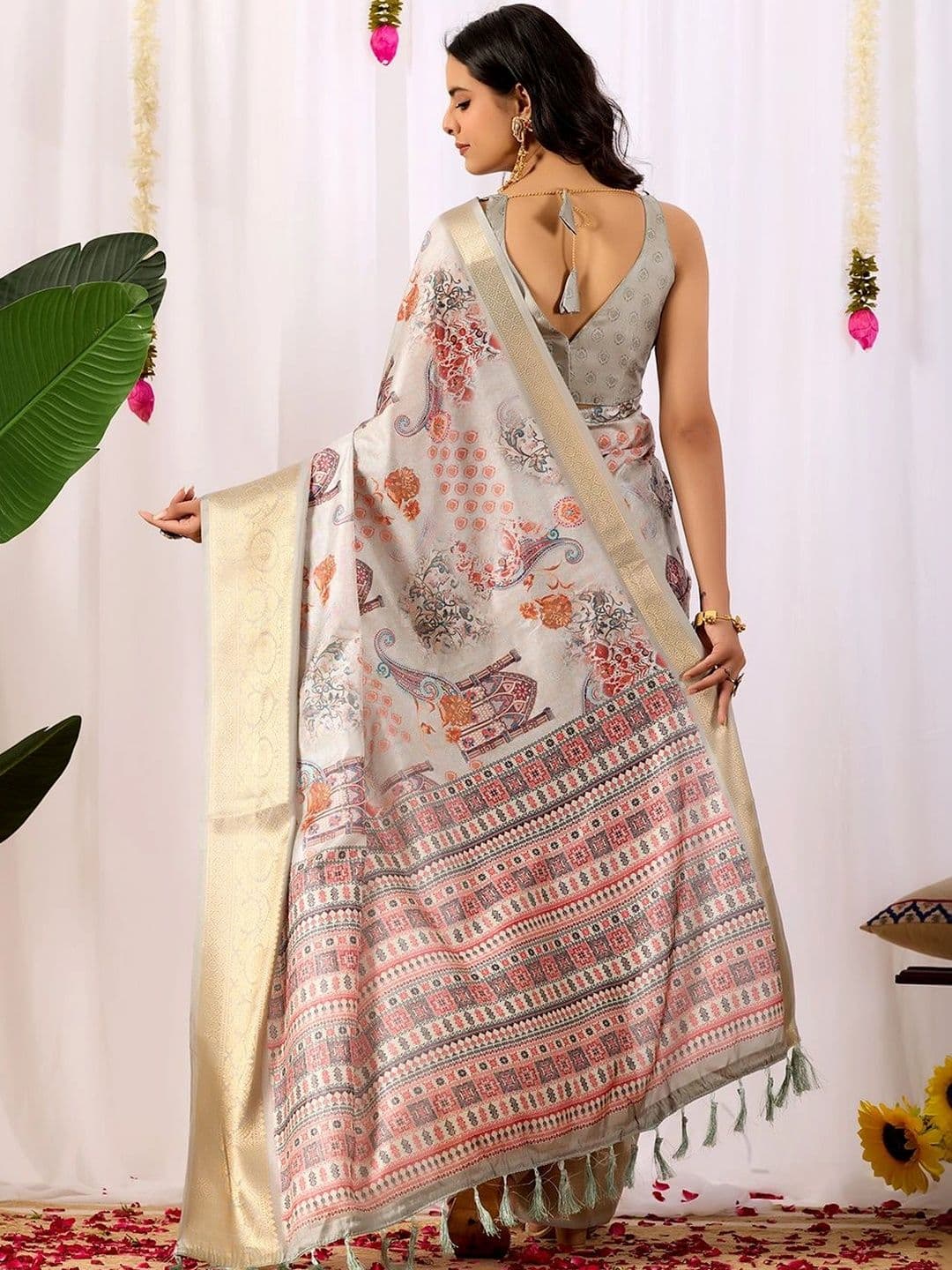Mitera Paisley Zari Silk Blend Designer Saree thumbnail 7