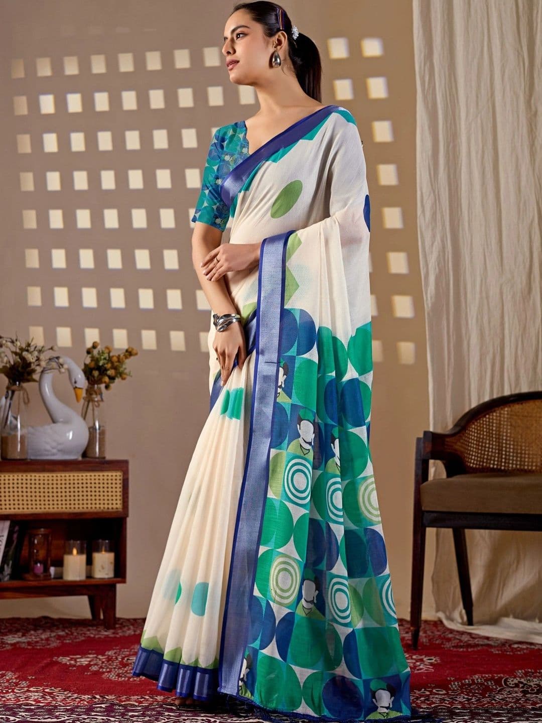 DIVASTRI Zari Linen Blend Designer Saree thumbnail 2