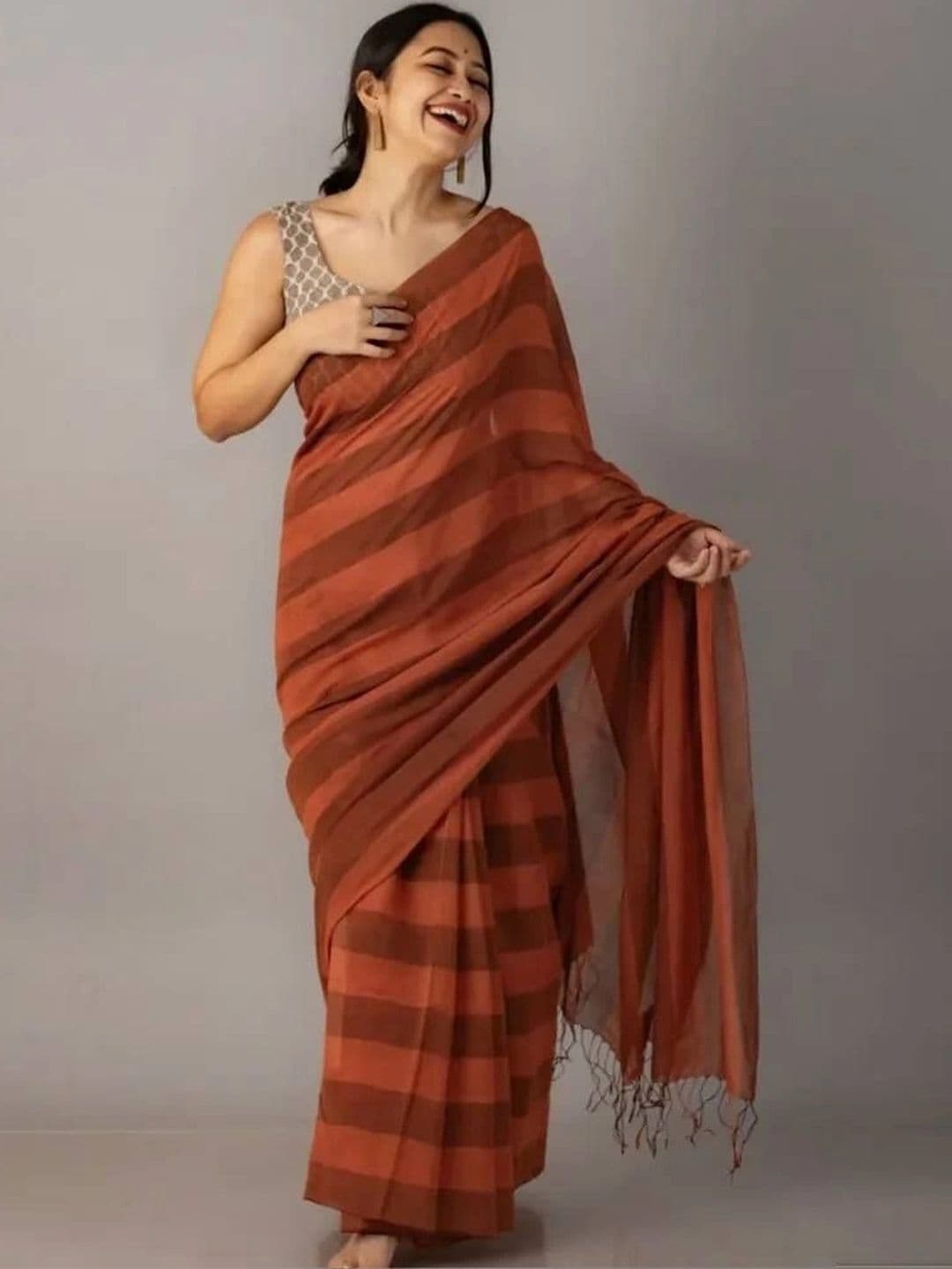 saneria silk Striped Linen Blend Taant Saree thumbnail 3