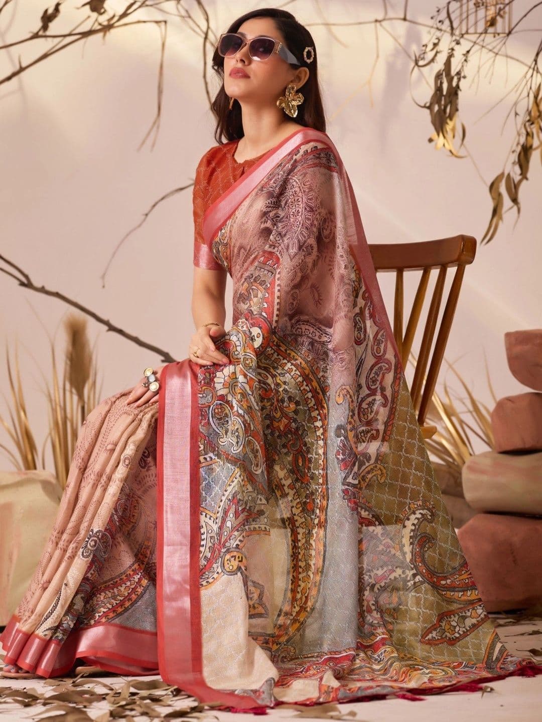 DIVASTRI Paisley Linen Blend Designer Patola Saree thumbnail 3