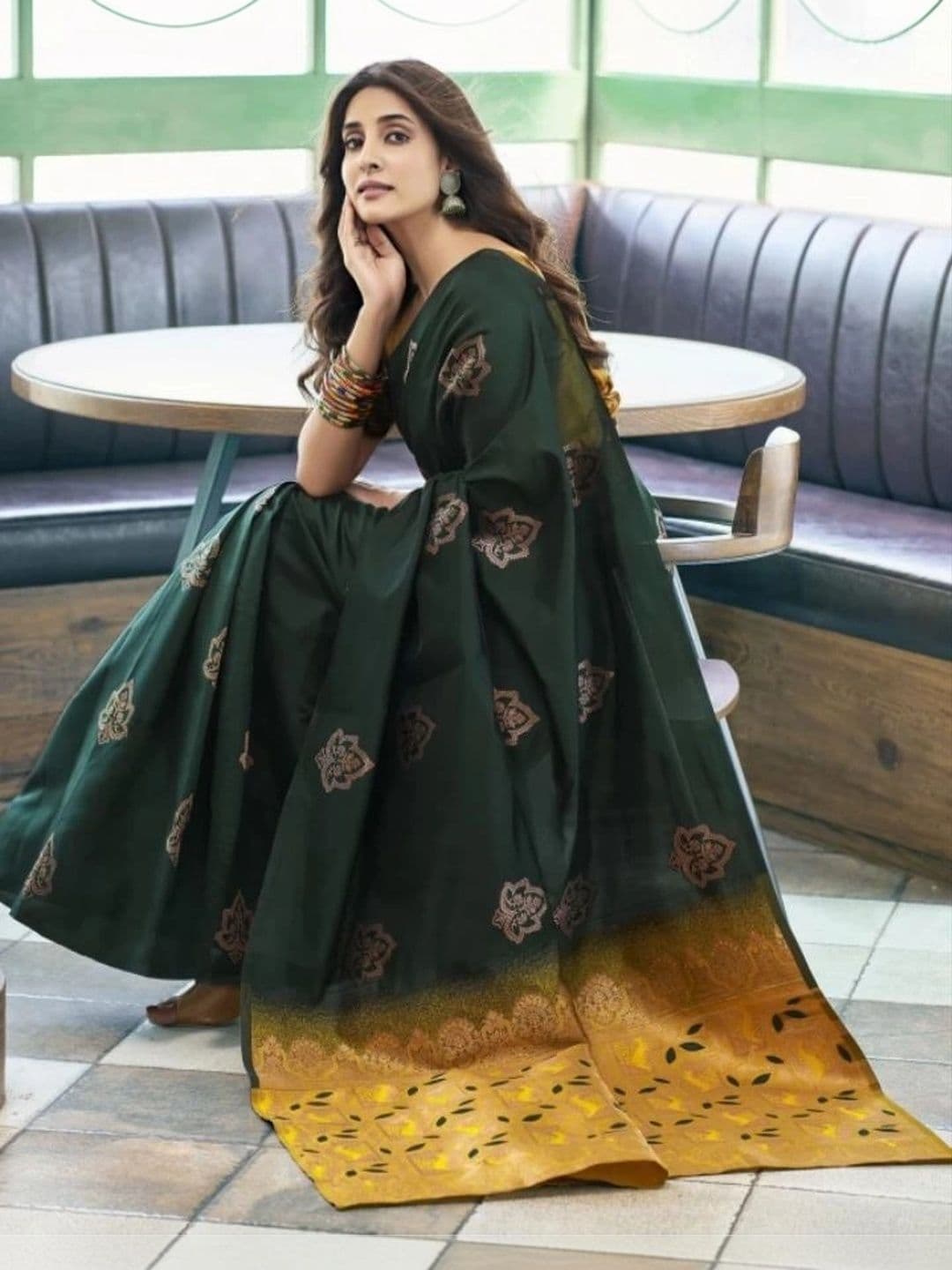 NARIVESH TRENDS Woven Design Zari Silk Cotton Saree thumbnail 3