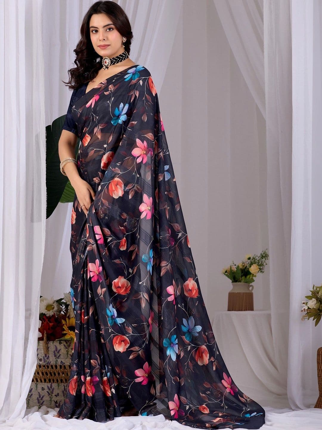 DIVASTRI Floral Poly Georgette Designer Saree thumbnail 3