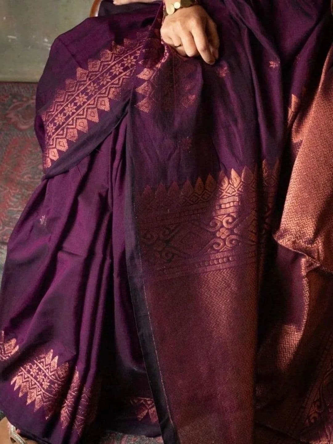 NARIVESH TRENDS Woven Design Zari Silk Cotton Saree thumbnail 2