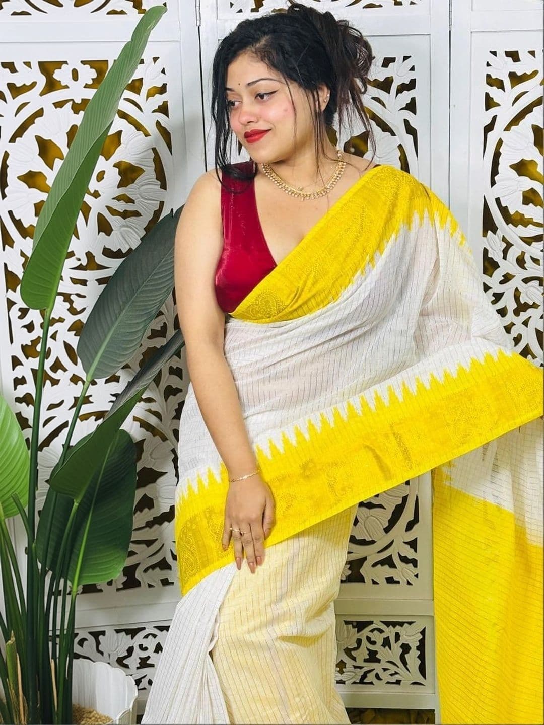 OSARIO Striped Pure Cotton Saree thumbnail 4