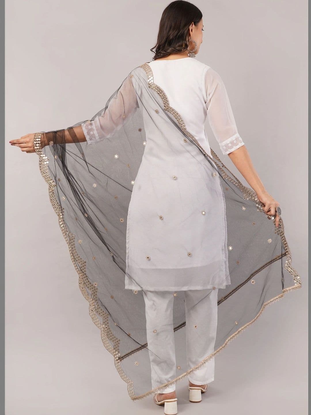 IVAARA Ethnic Motifs Embroidered Dupatta with Mirror Work thumbnail 6