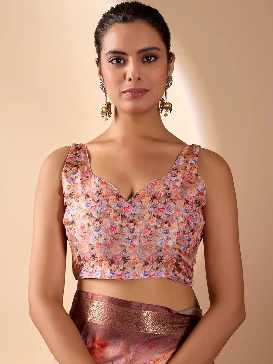 Mitera Floral Zari Silk Blend Designer Saree thumbnail 5
